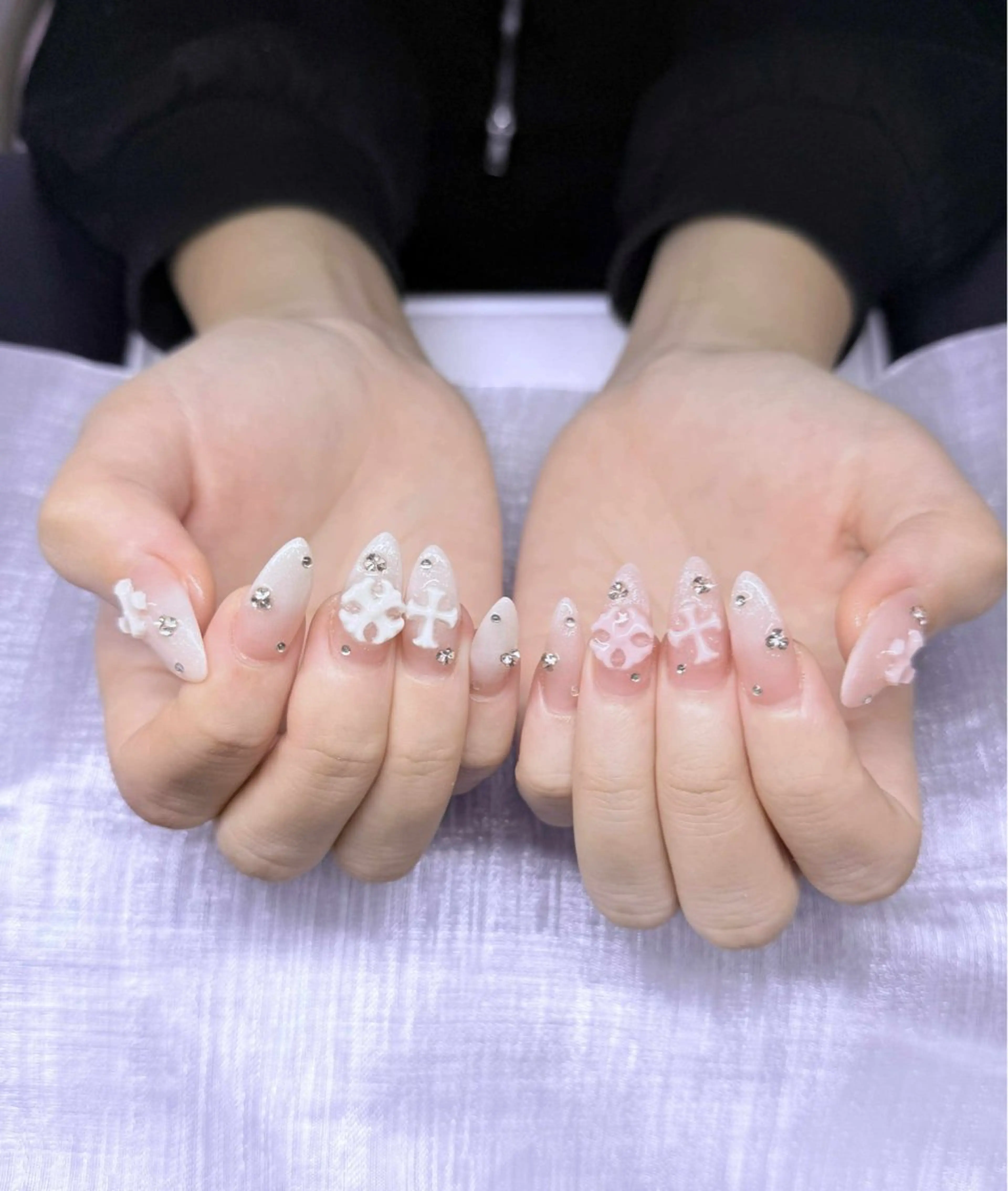 ネイル 長さ出し グラデーション 卒業式 キラキラネイル マグネットネイル ハンドネイル Lee Nailsのネイルデザイン