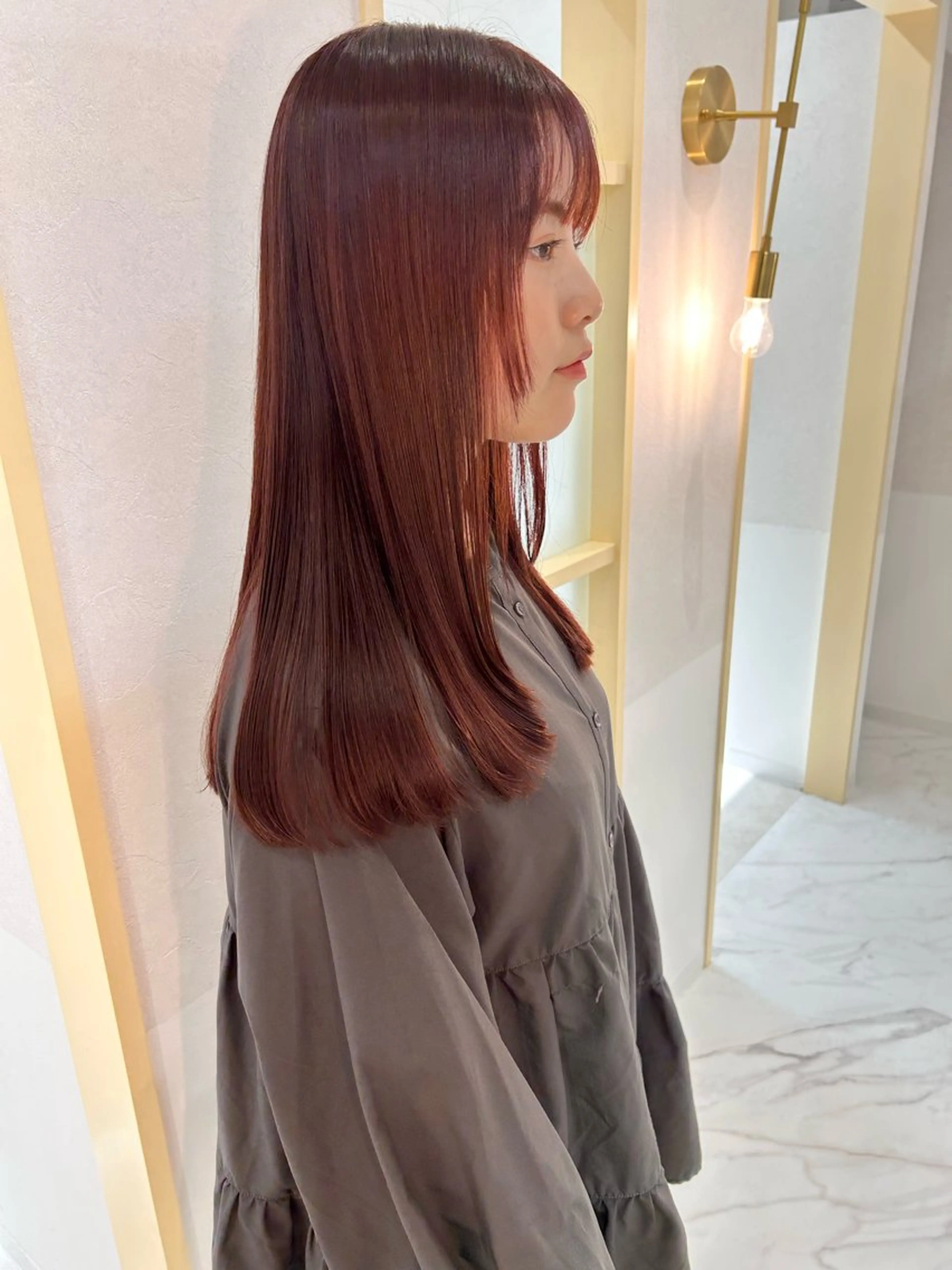 ロング カラー レッドカラー 顔まわりレイヤー レイヤーカット Saori / さおりのヘアスタイル