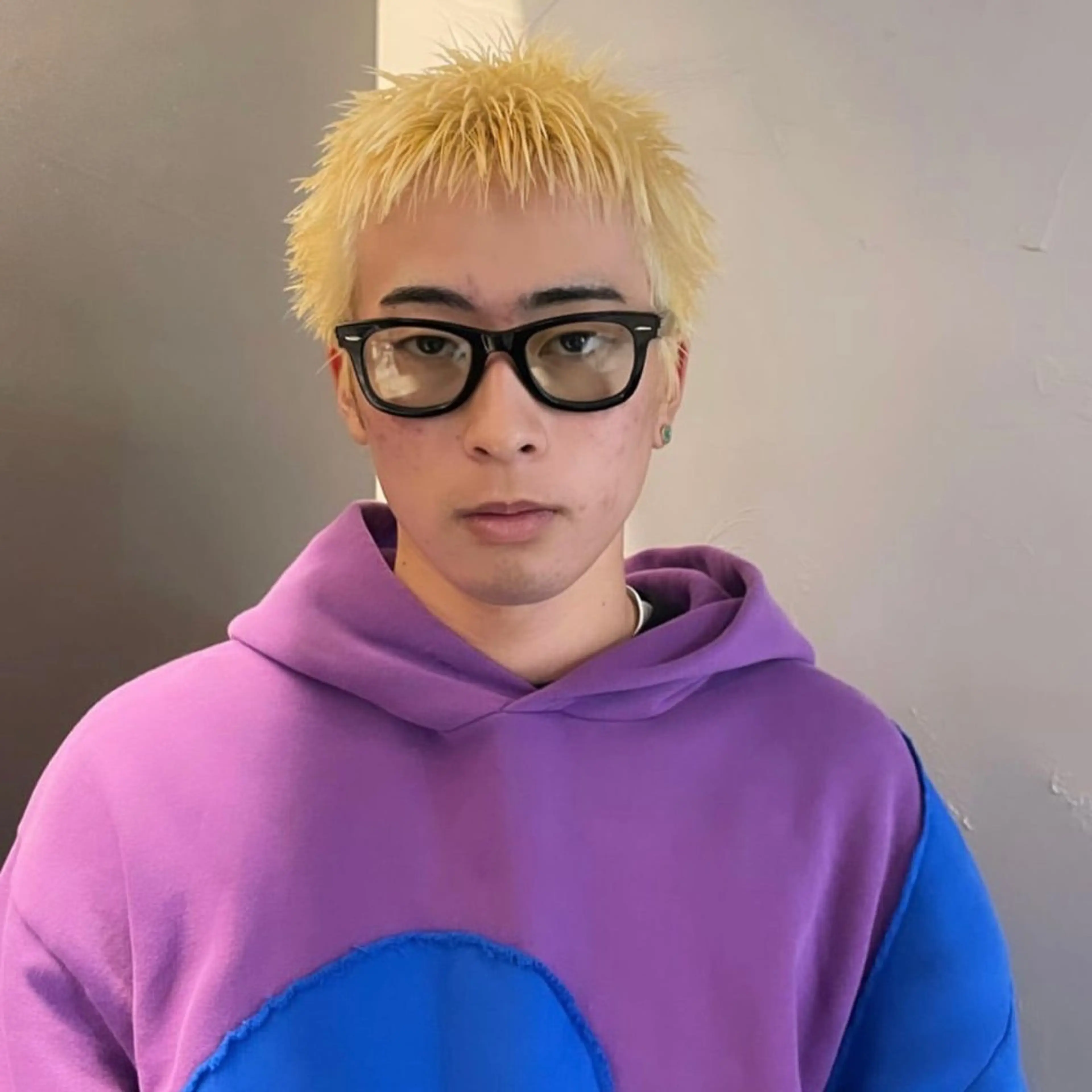 ショート カラー 抜きっぱなしブロンド ブロンド カット ヘアカラー ブロンド／ブリーチ 【SITY.】のヘアスタイル