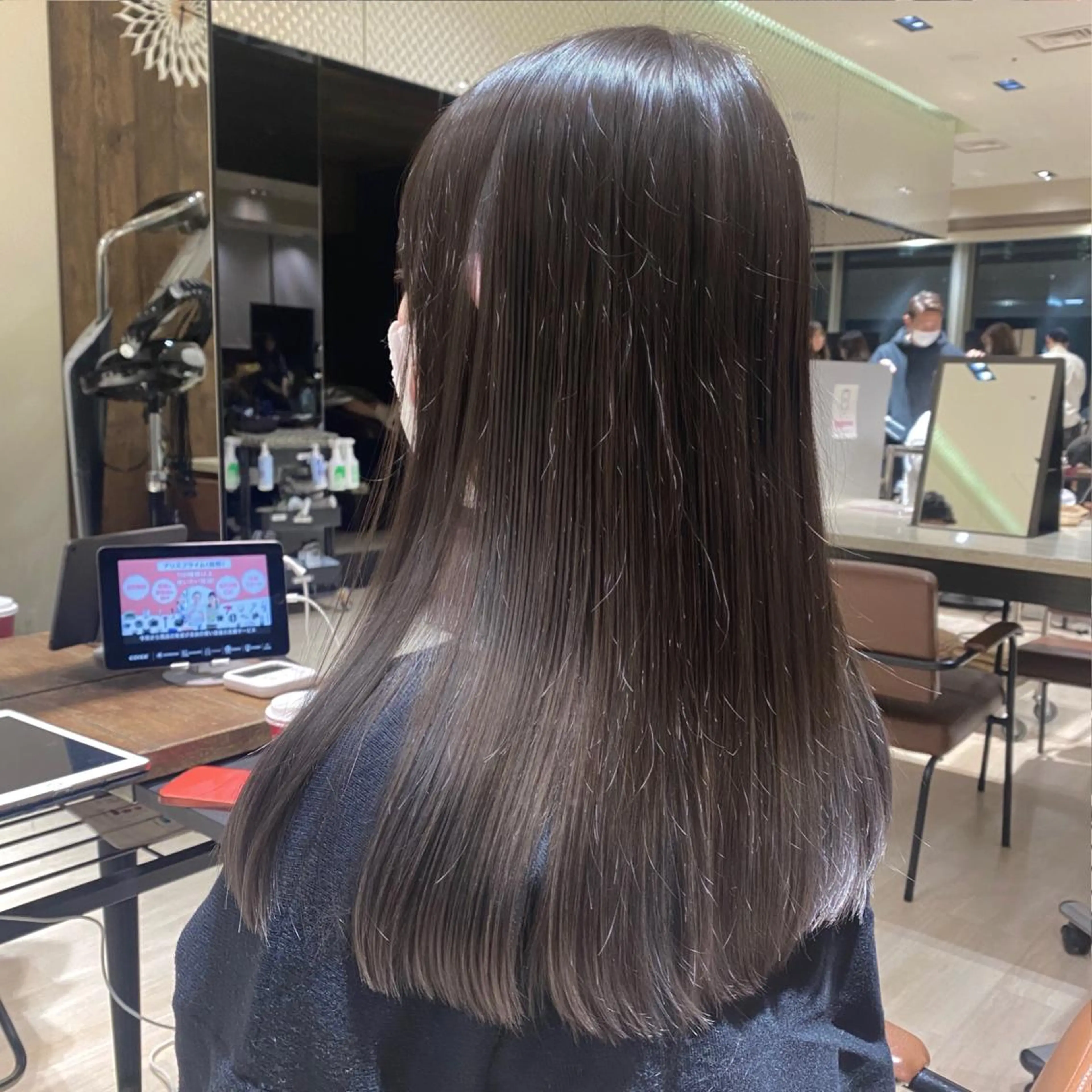 セミロング カラー 佐藤 悠衣/透明感 カラー/似合わせ前髪のヘアスタイル