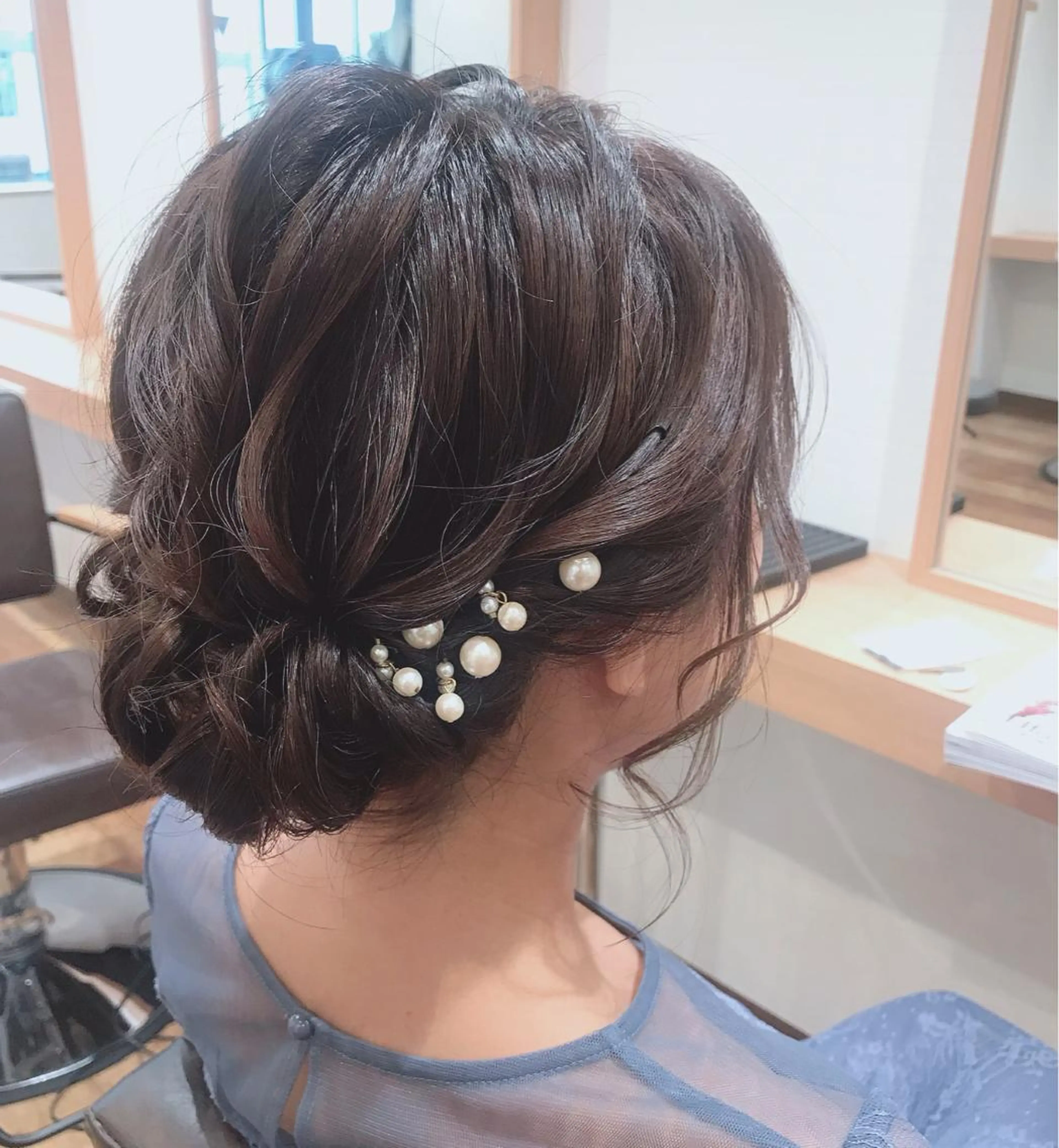セミロング ヘアアレンジ ローシニヨン ヘアセット GRANLUSSO 〜グランルッソ駅前店所属・木口 嘉美のヘアスタイル