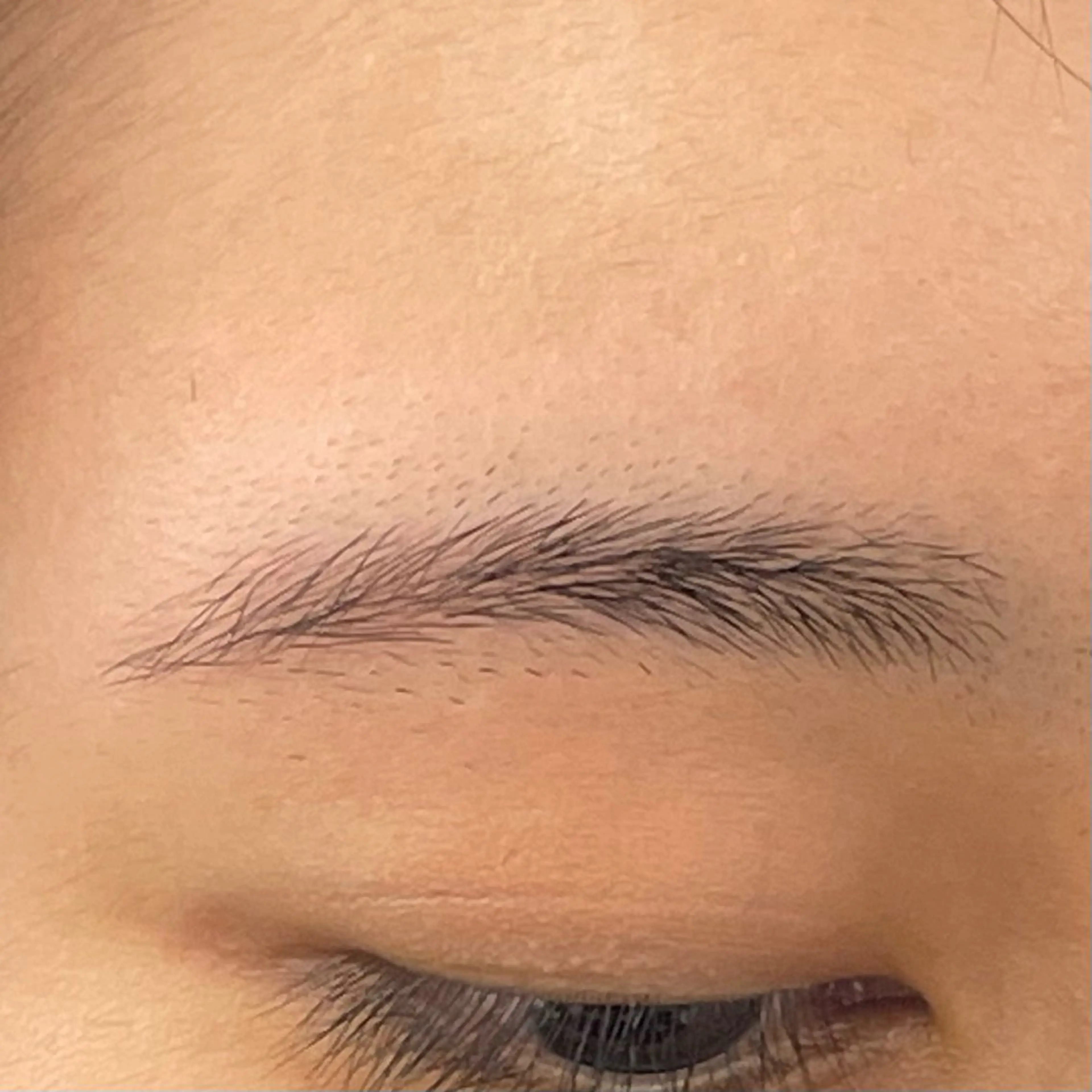 アイブロウ 眉カット ななみ.⋆𝜗𝜚 艶カラー/まつパのヘアスタイル