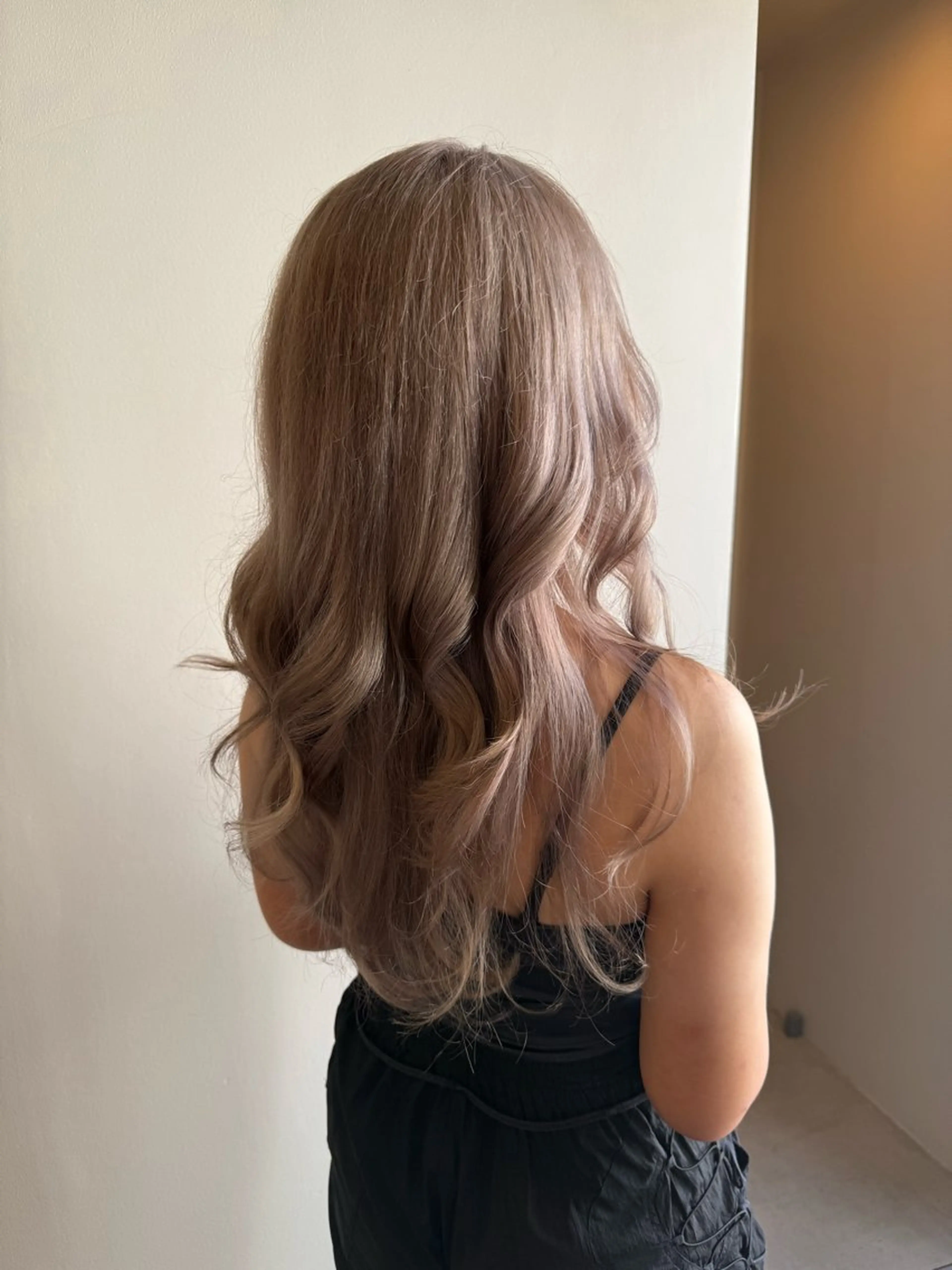 ロング カラー 💛🤍U too e’s 鎌倉🧸のヘアスタイル