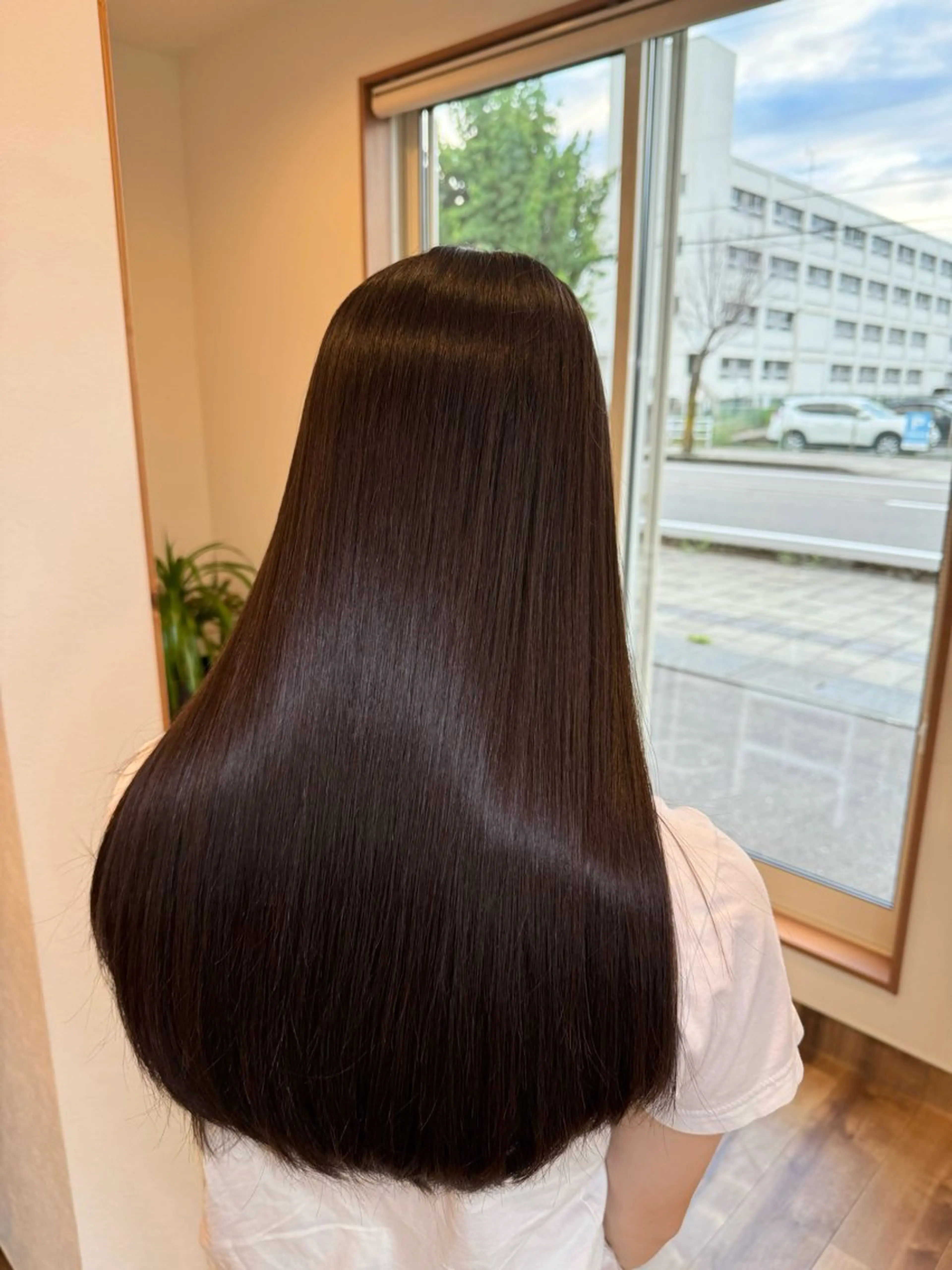 美髪矯正ストレート+トリートメントの写真