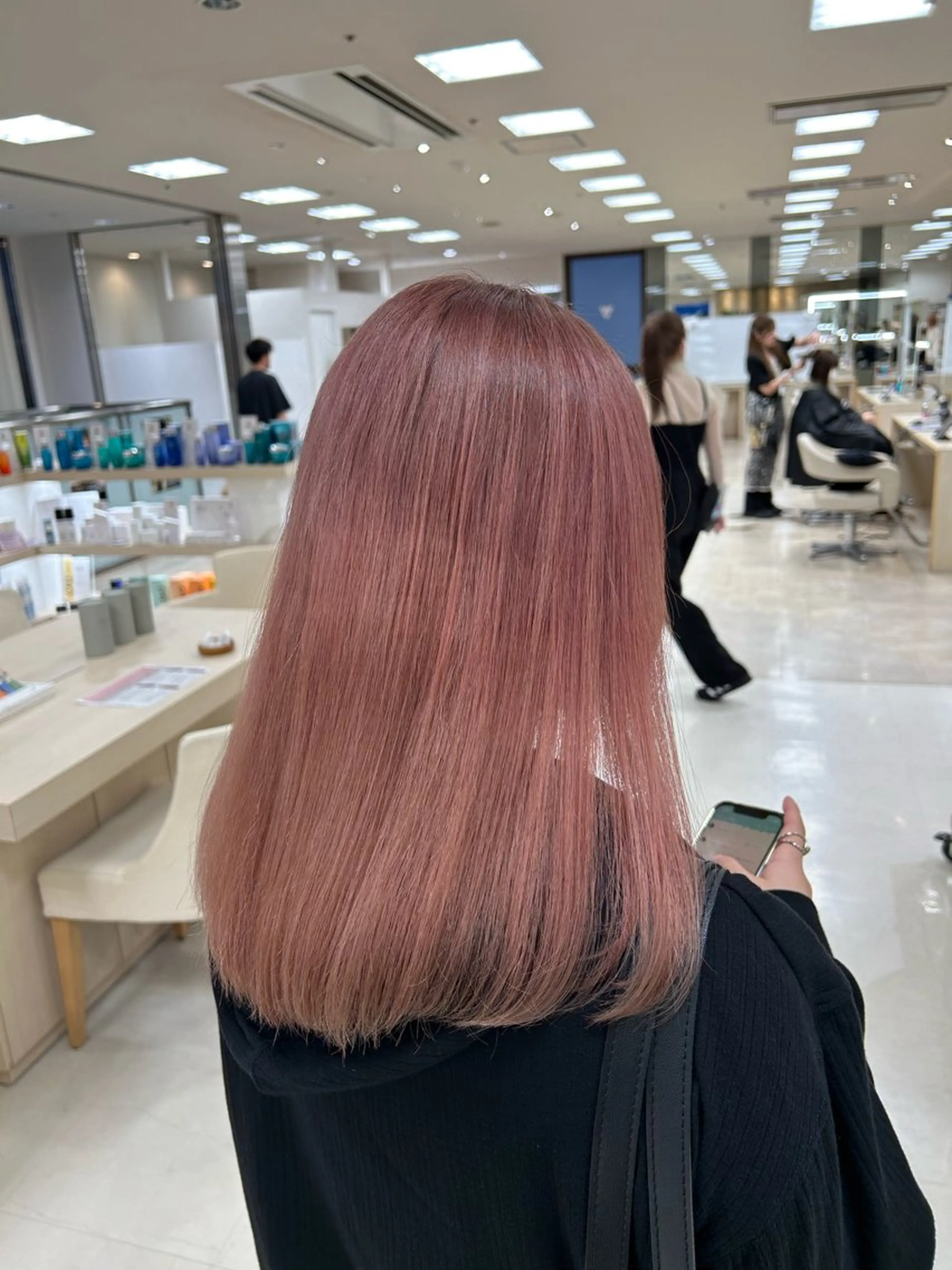 カラー ヘアカラー トリートメント kenje luscaのヘアスタイル