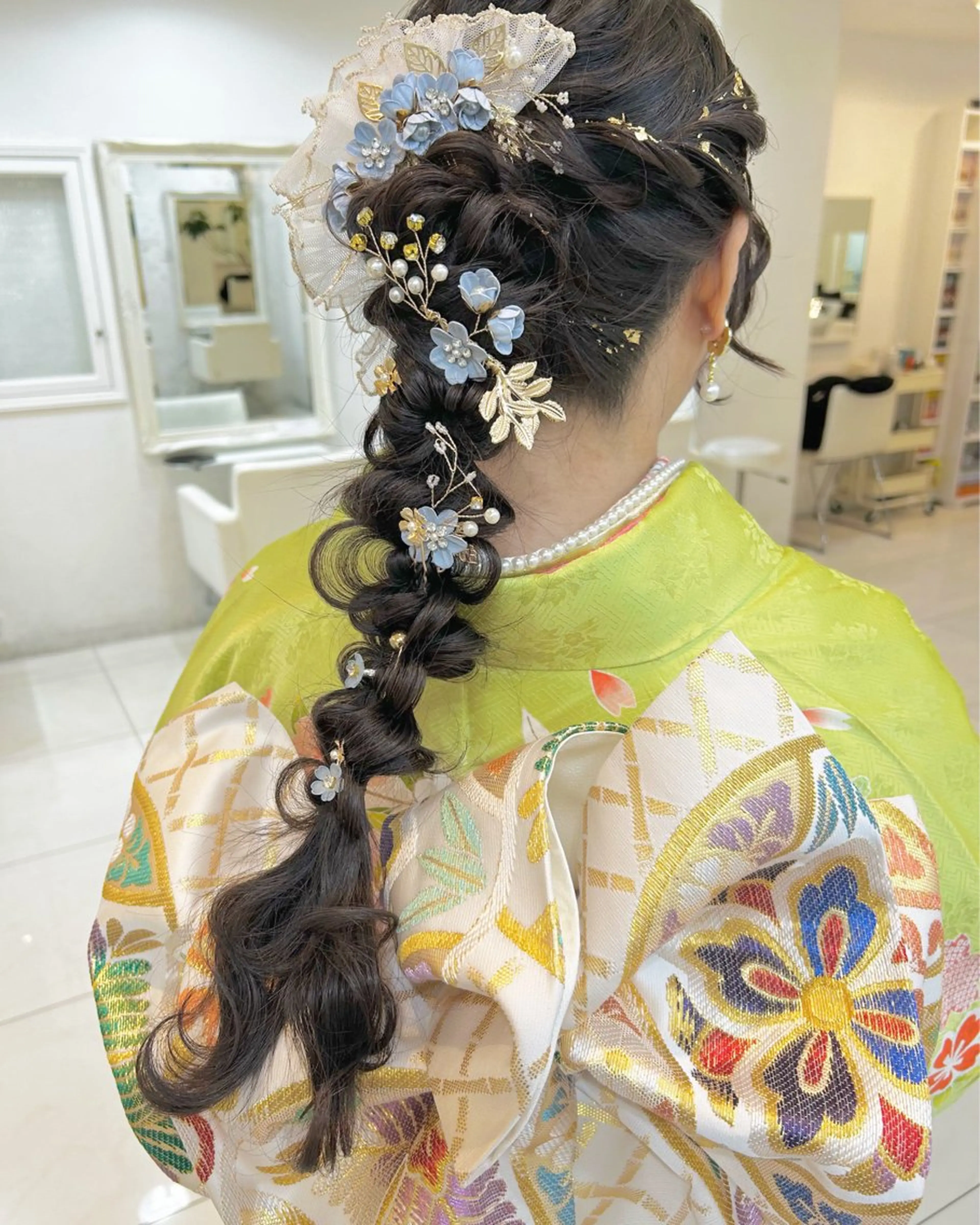 ロング ヘアアレンジ 卒業式のヘアスタイル 着付け Noah's　Ark所属・透明感カラー🫧ヘア セット🫧松本菜月の眉毛・アイブロウイメージ