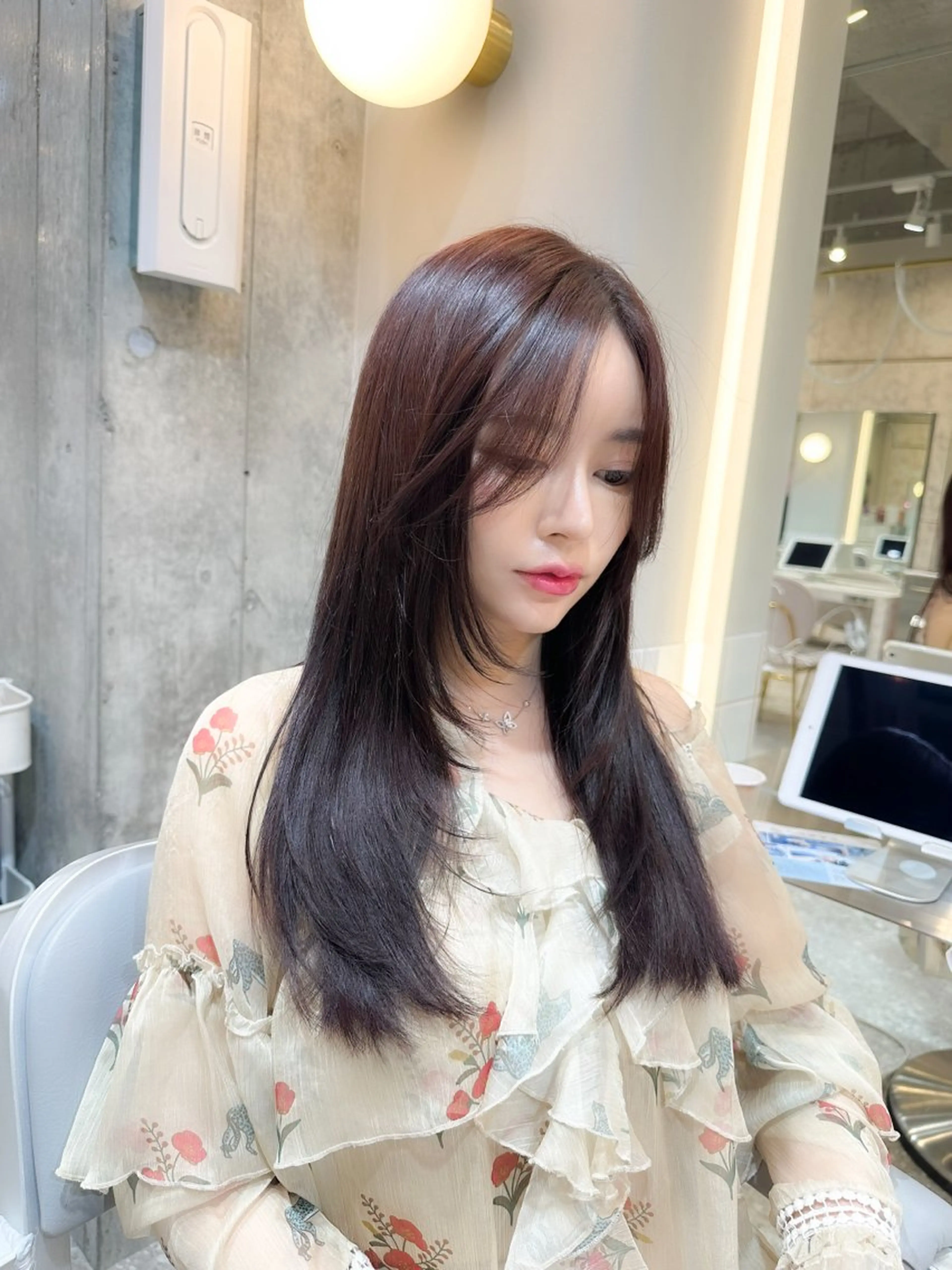 セミロング カラー 新宿/韓国風レイヤー 髪質改善/渋谷直樹のヘアスタイル