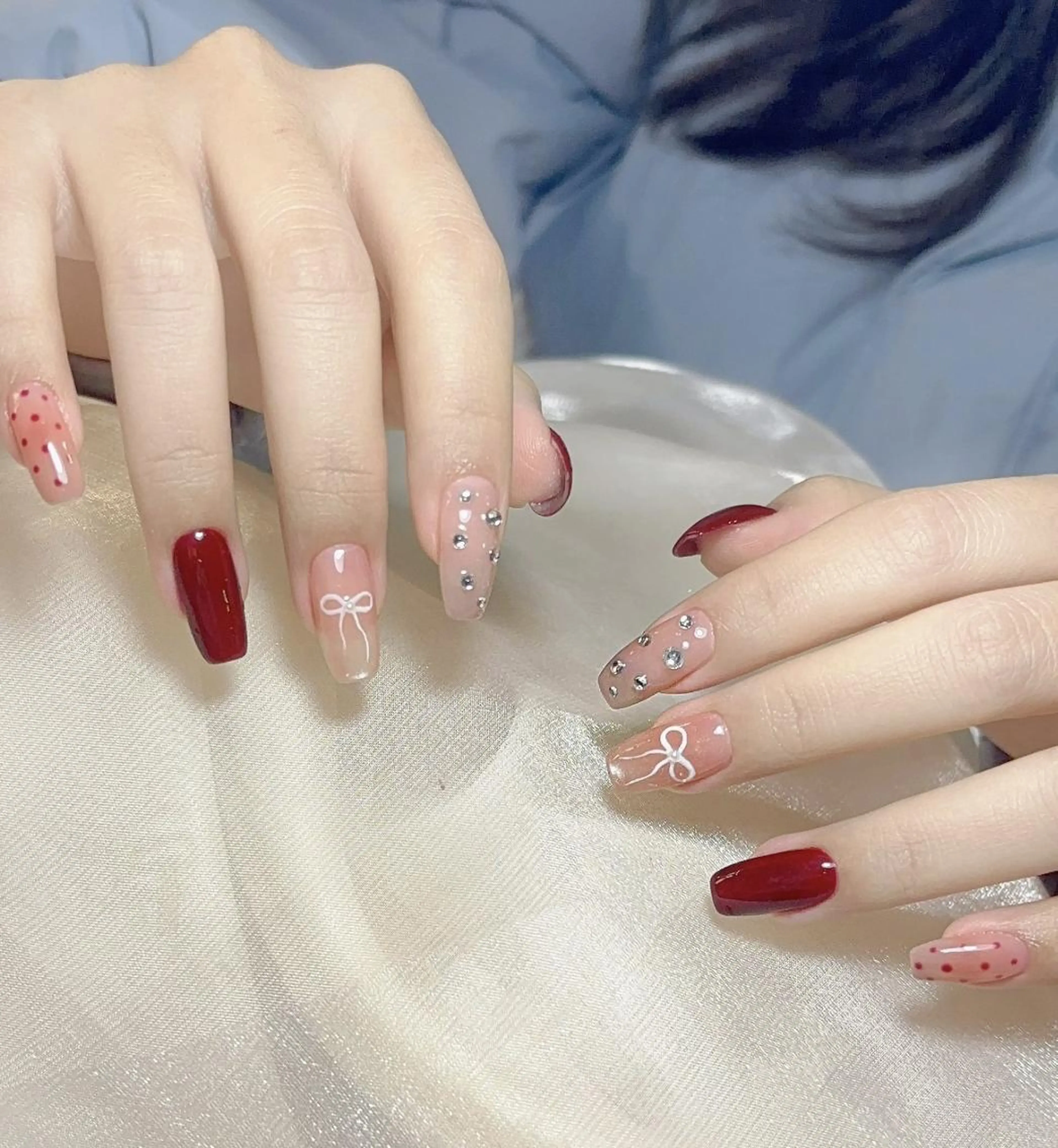 ネイル ハンドネイル フットネイル ハンドケア RAFFINE 月🦋🩵のネイルデザイン