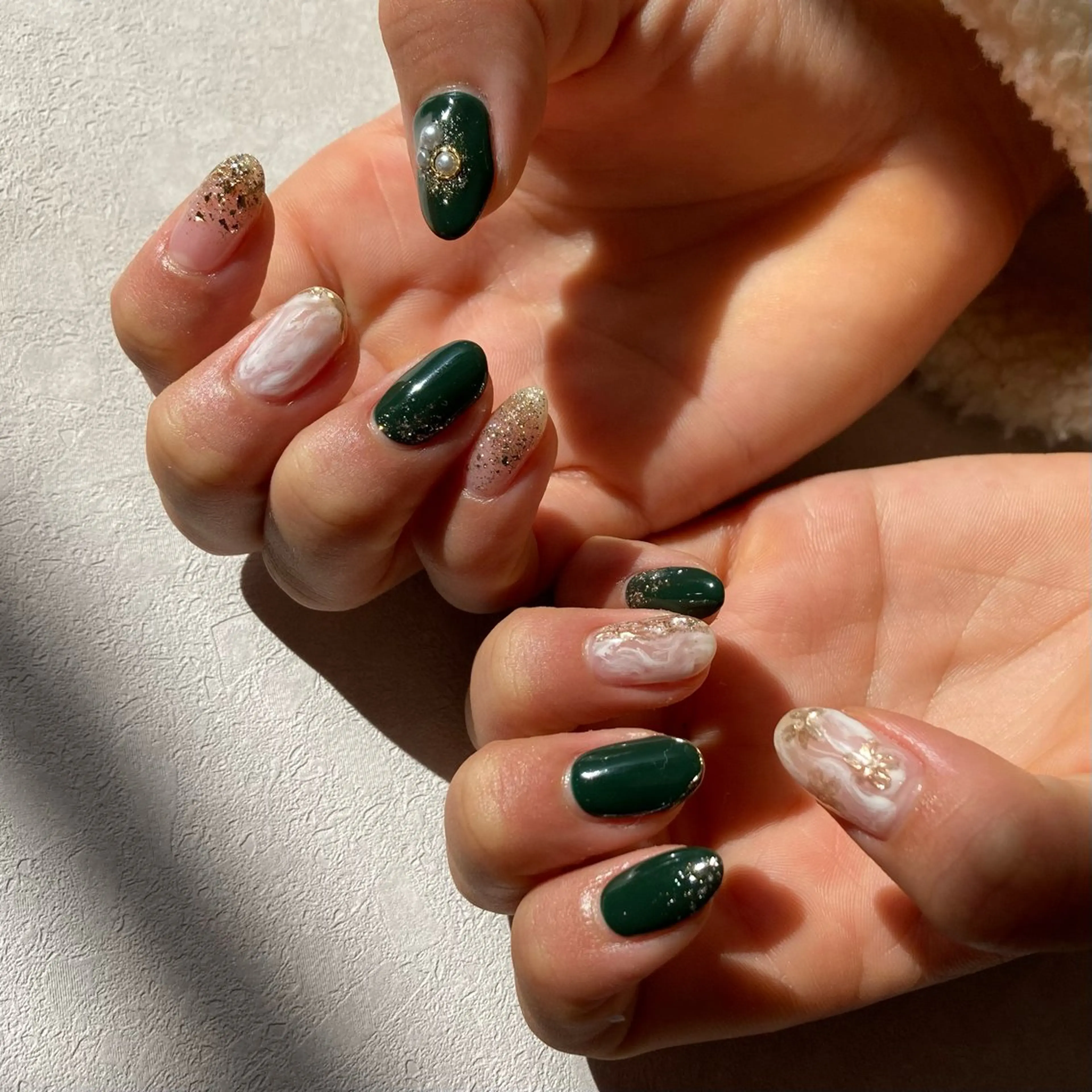 ネイル ミラーネイル ハンドネイル shio ♡ 1月予約受付中のネイルデザイン