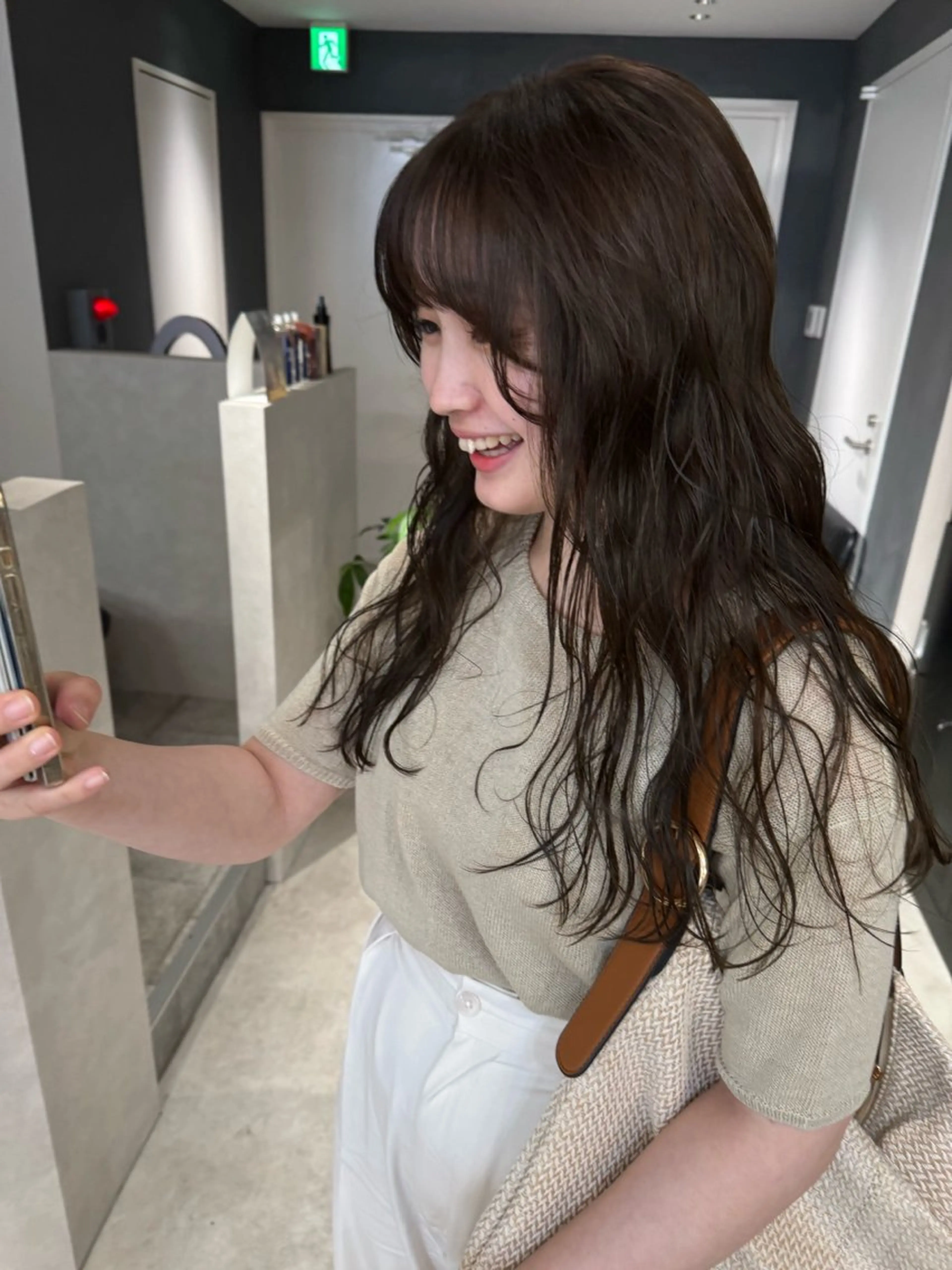 カラー ベージュカラー オリーブベージュ ヘアカラー レイヤー/ハイトーン ヒガシサヨのヘアスタイル