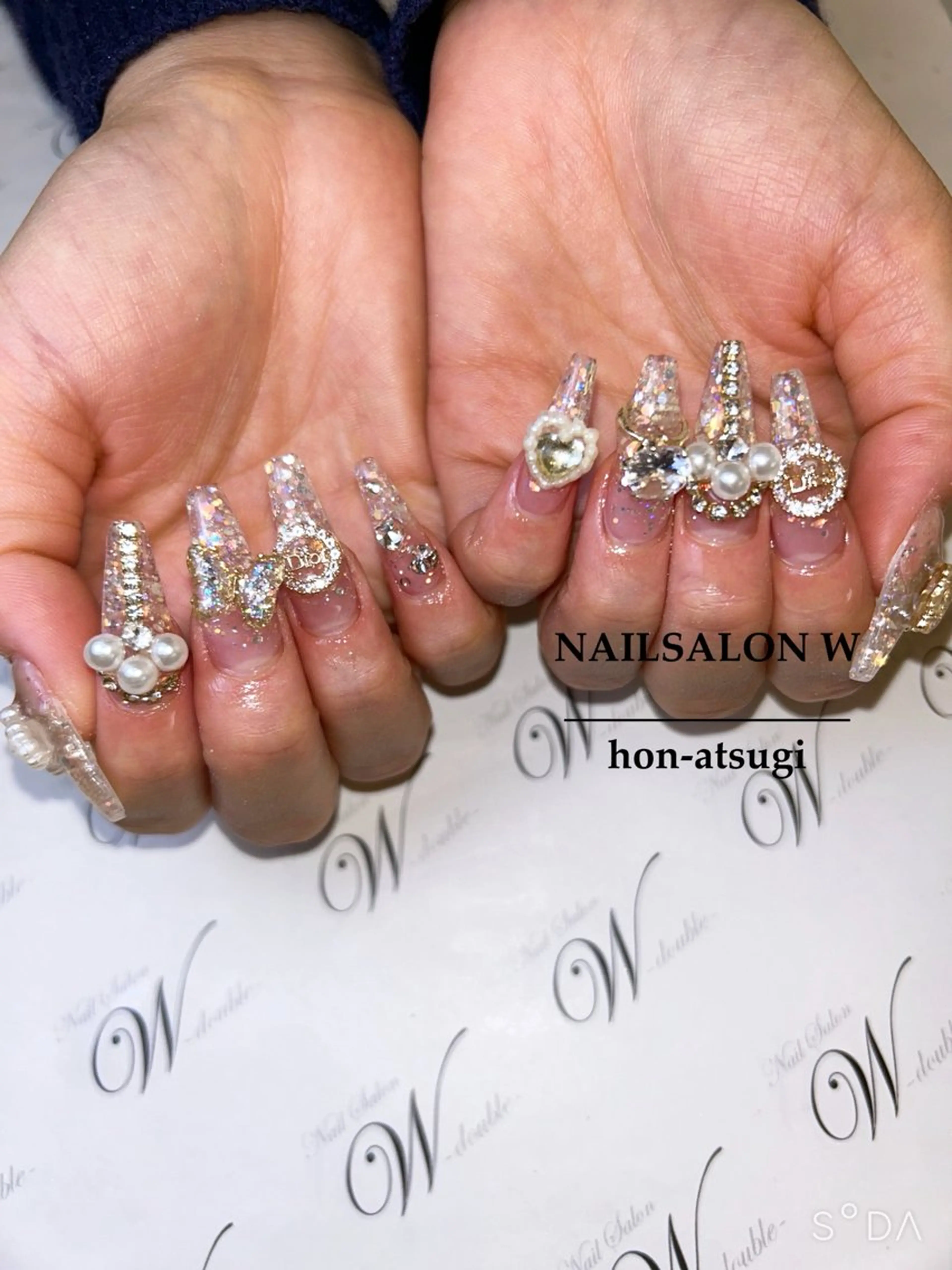 セミロング ハンドネイル ネイルサロン ダブルのネイルデザイン