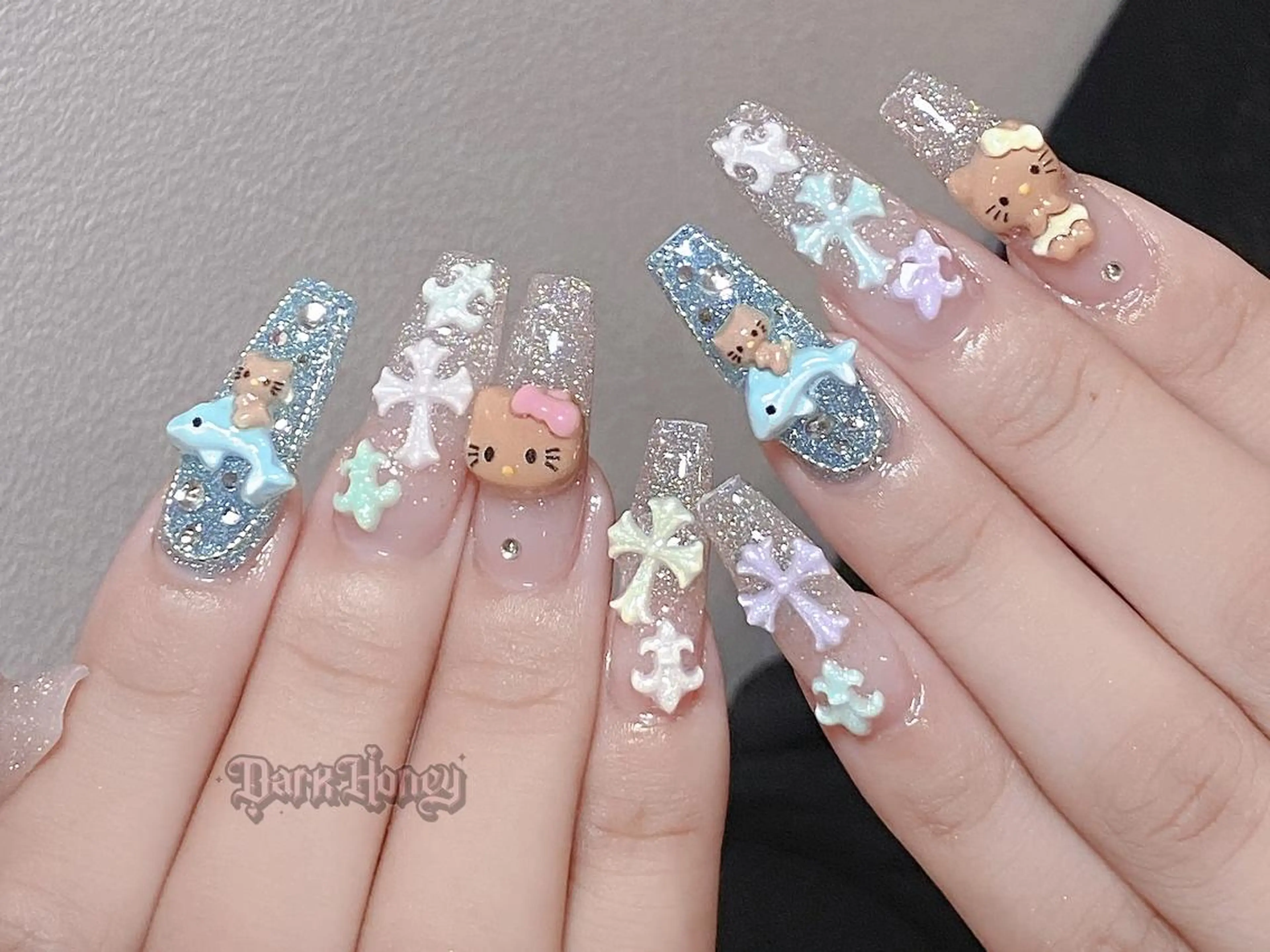 ネイル ハンドネイル Dark Honey Susuのネイルデザイン