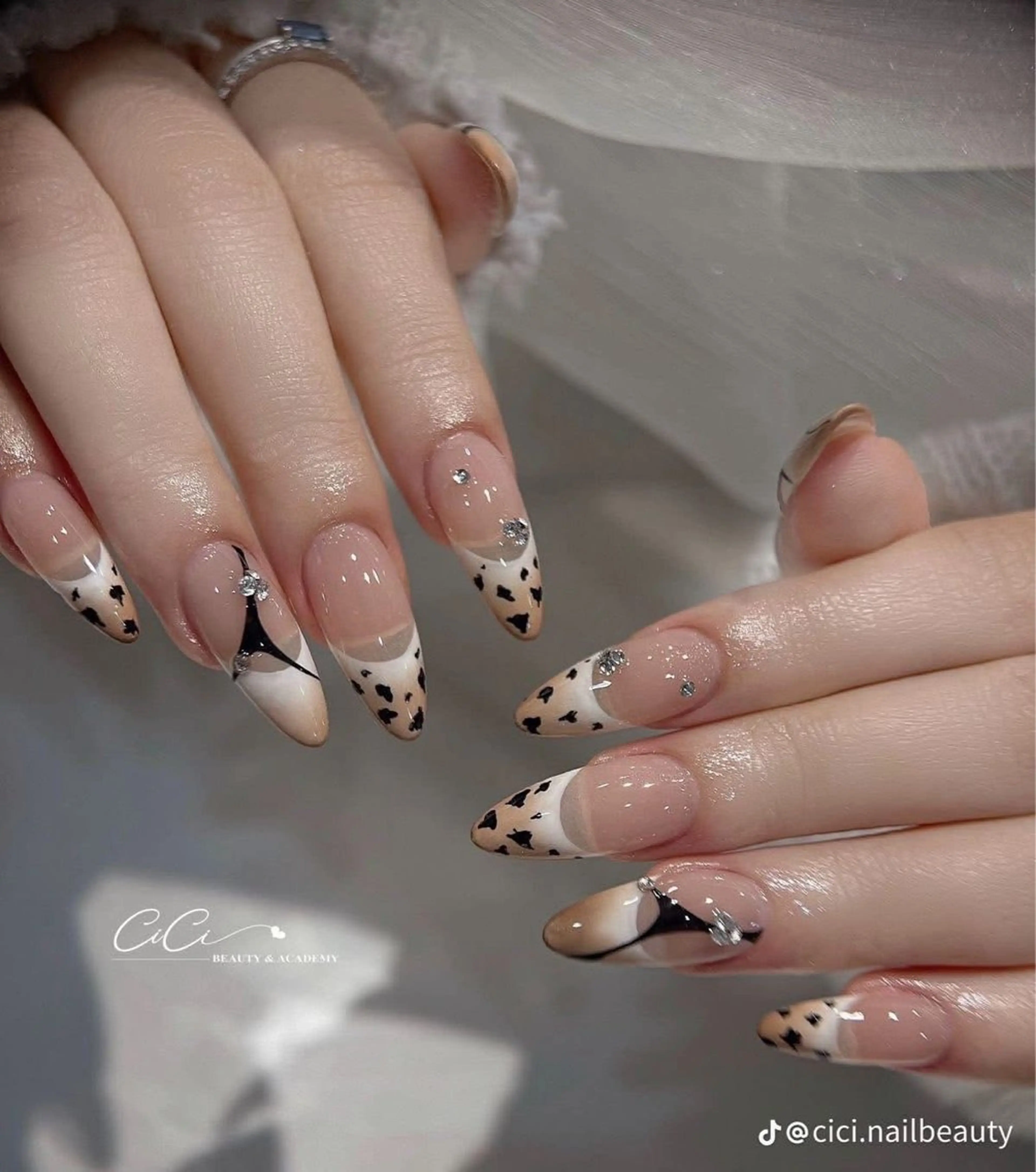 ネイル Van Nail Salon 本厚木所属・Van Nail Salonのネイルデザイン