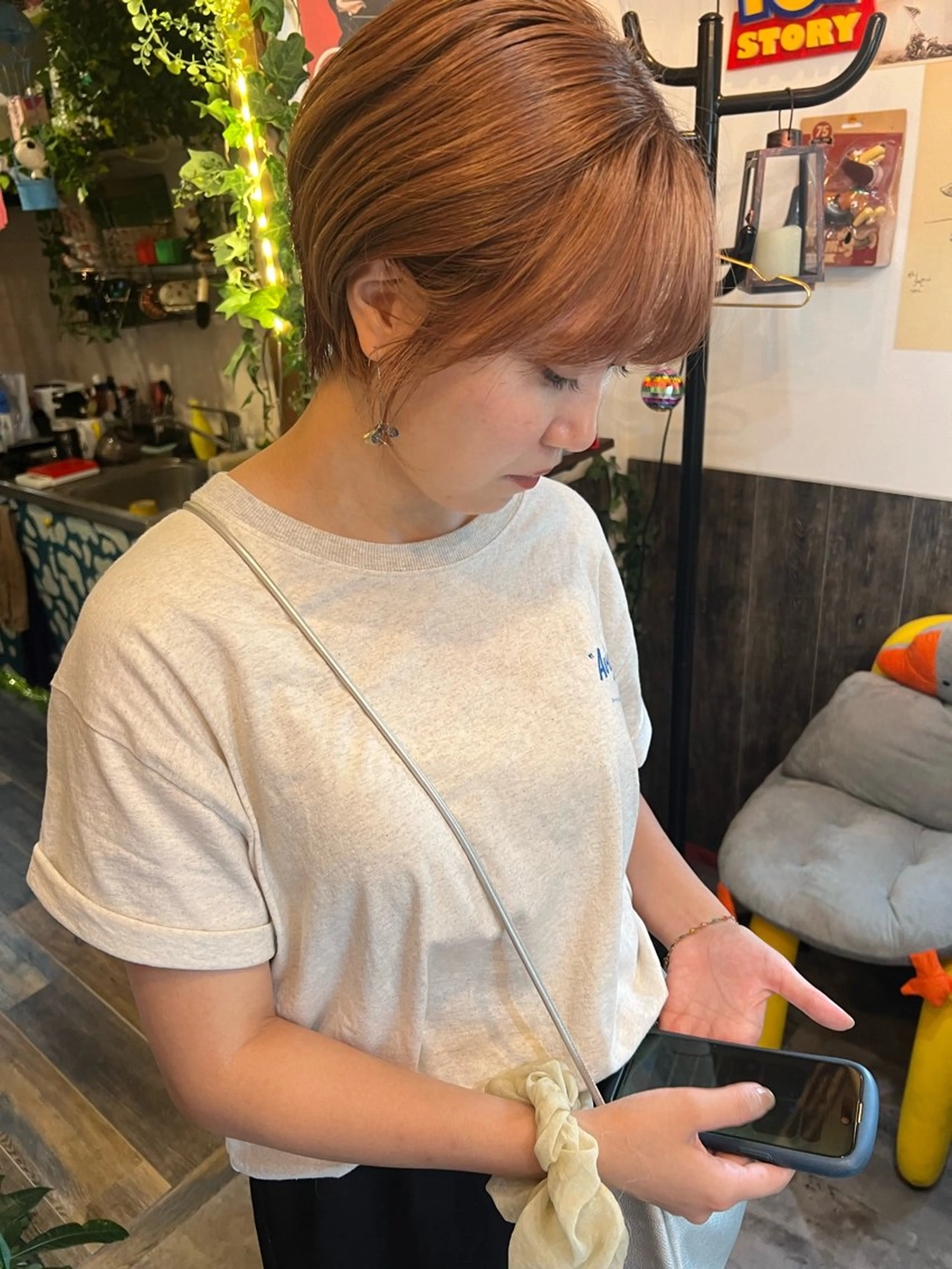 ショート カラー ベージュカラー ブリーチ ショートヘア カラーパティシエ facce🌼ikoのヘアスタイル