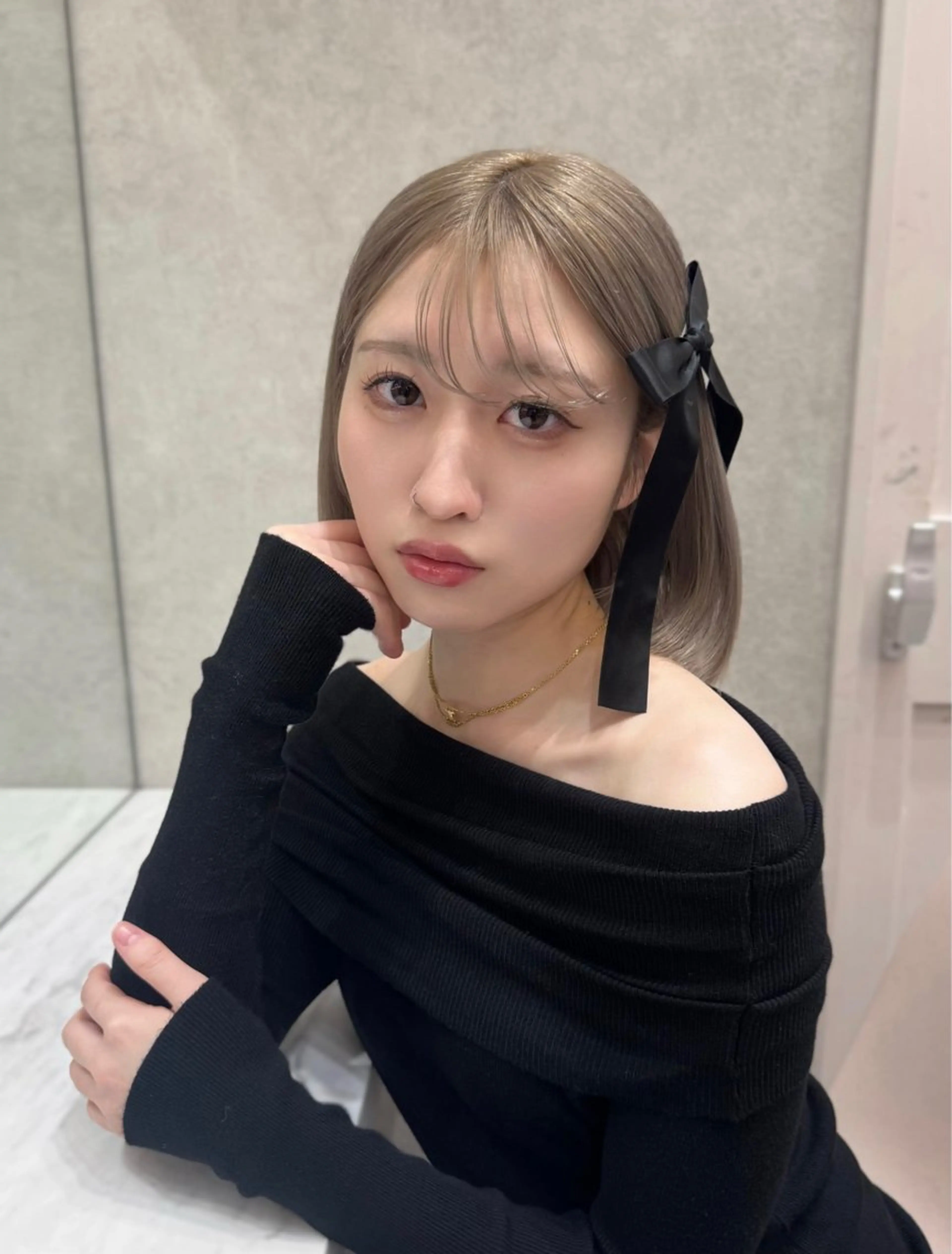 ミディアム karin ボブハイトーンのヘアスタイル