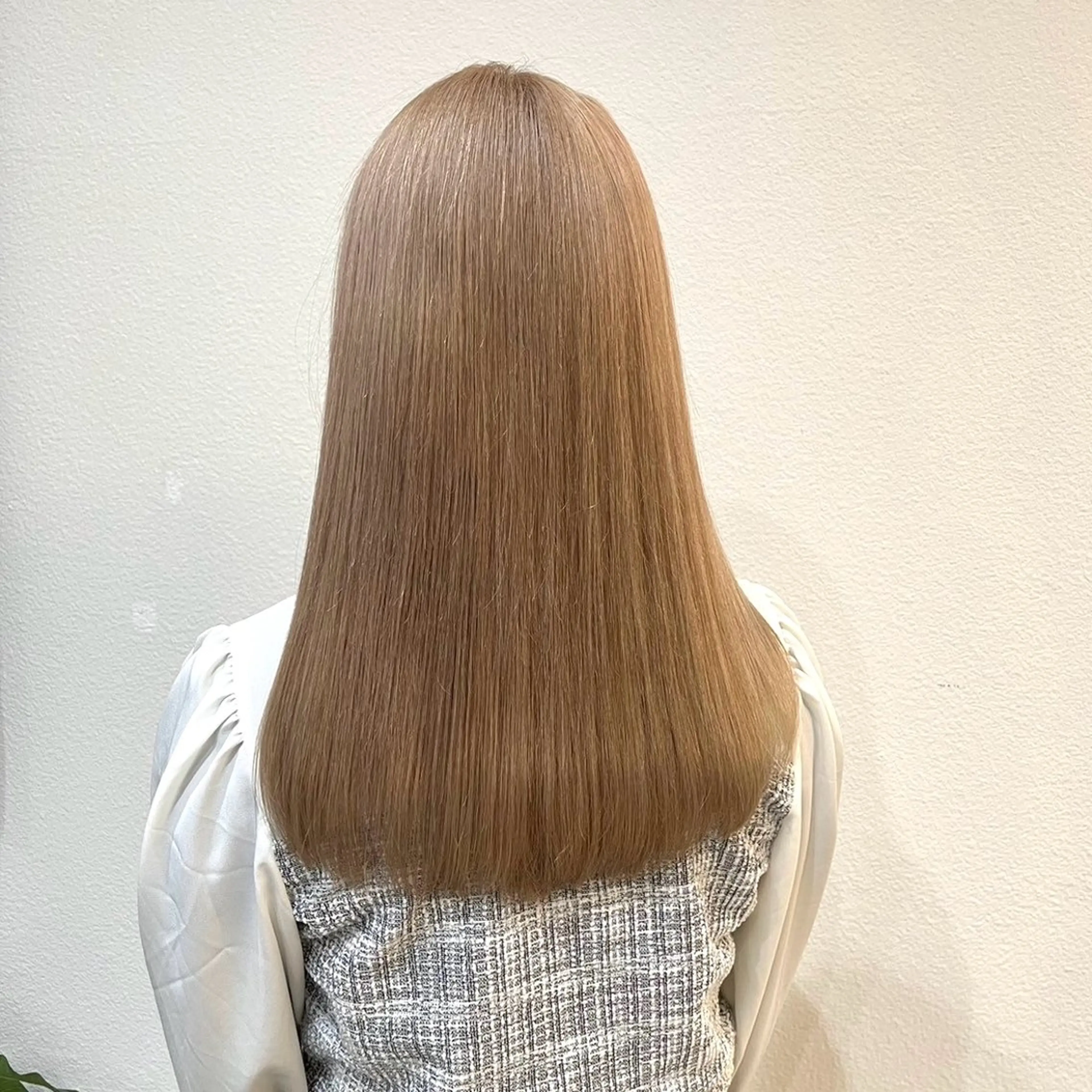 セミロング カラー カット ヘアカラー トリートメント ハイトーン/ウルフ/ レイヤー/Asukaのヘアスタイル