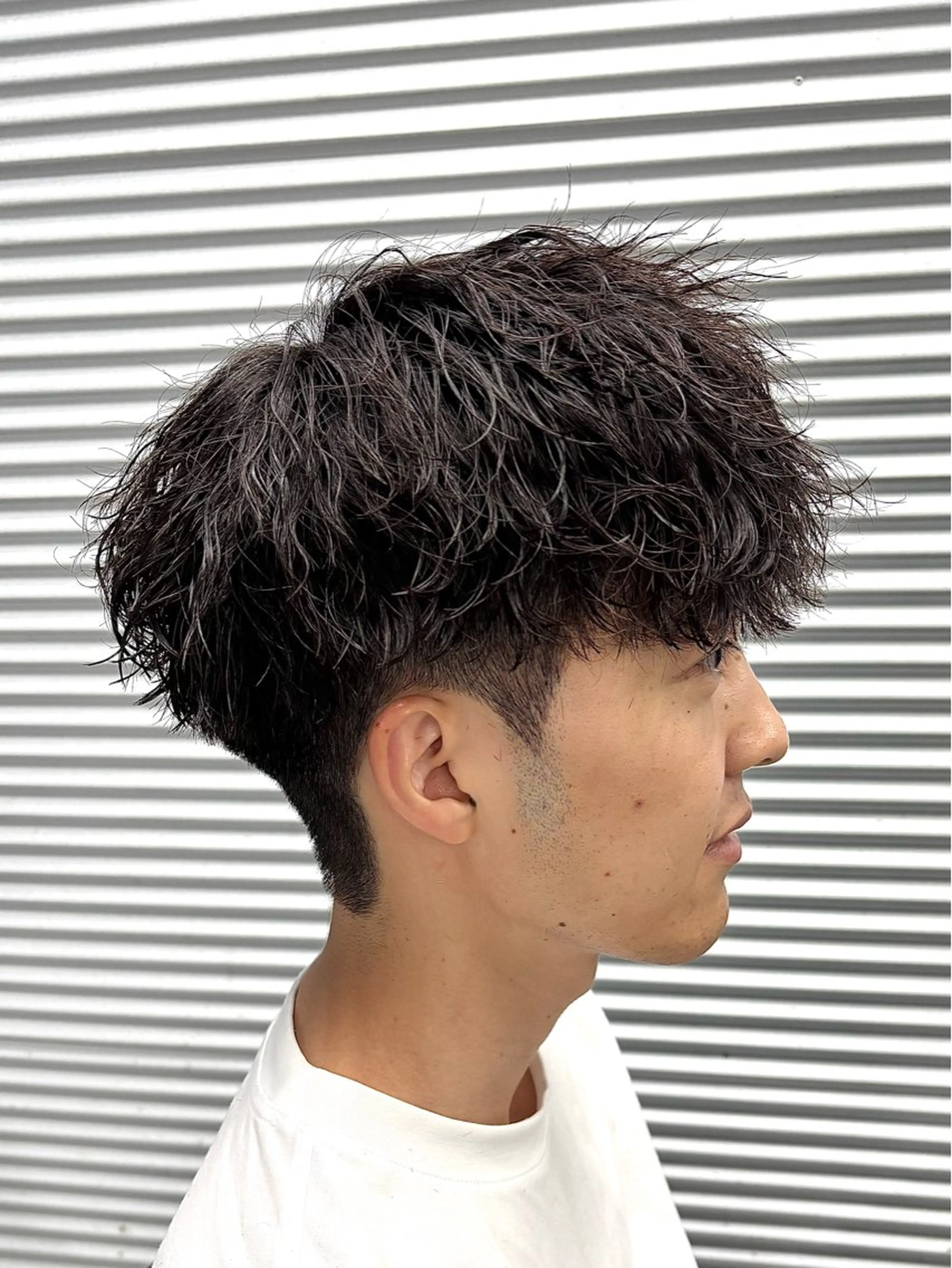 パーマ メンズ メンズパーマ メンズツイストパーマ 波巻きパーマ ツイストパーマ 波巻き/ツイスパ/ 短髪/鈴木俊也のヘアスタイル