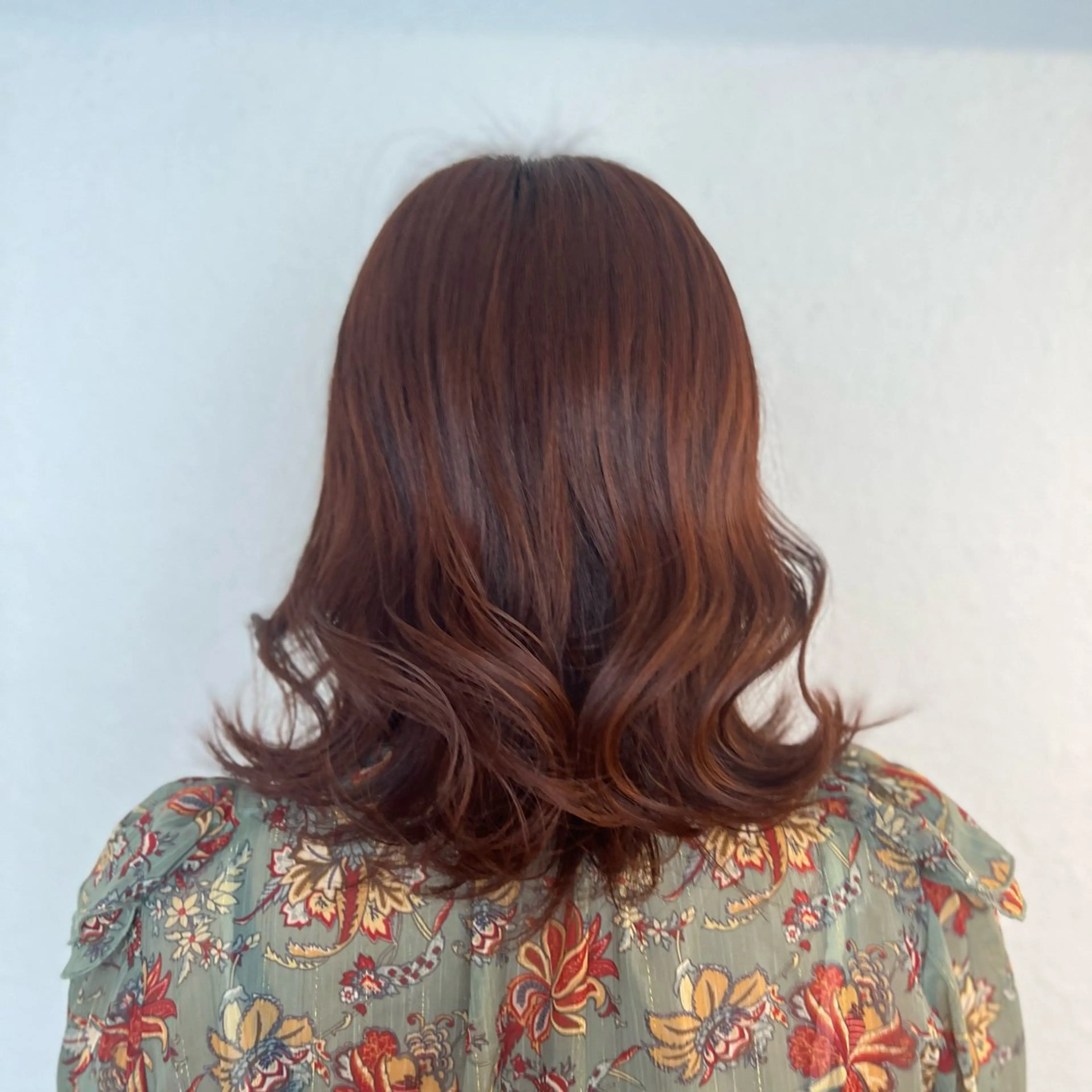 ミディアム カラー ブラウンカラー オレンジ オレンジブラウン 似合わせレイヤー / 栄 / はるな🌼のヘアスタイル