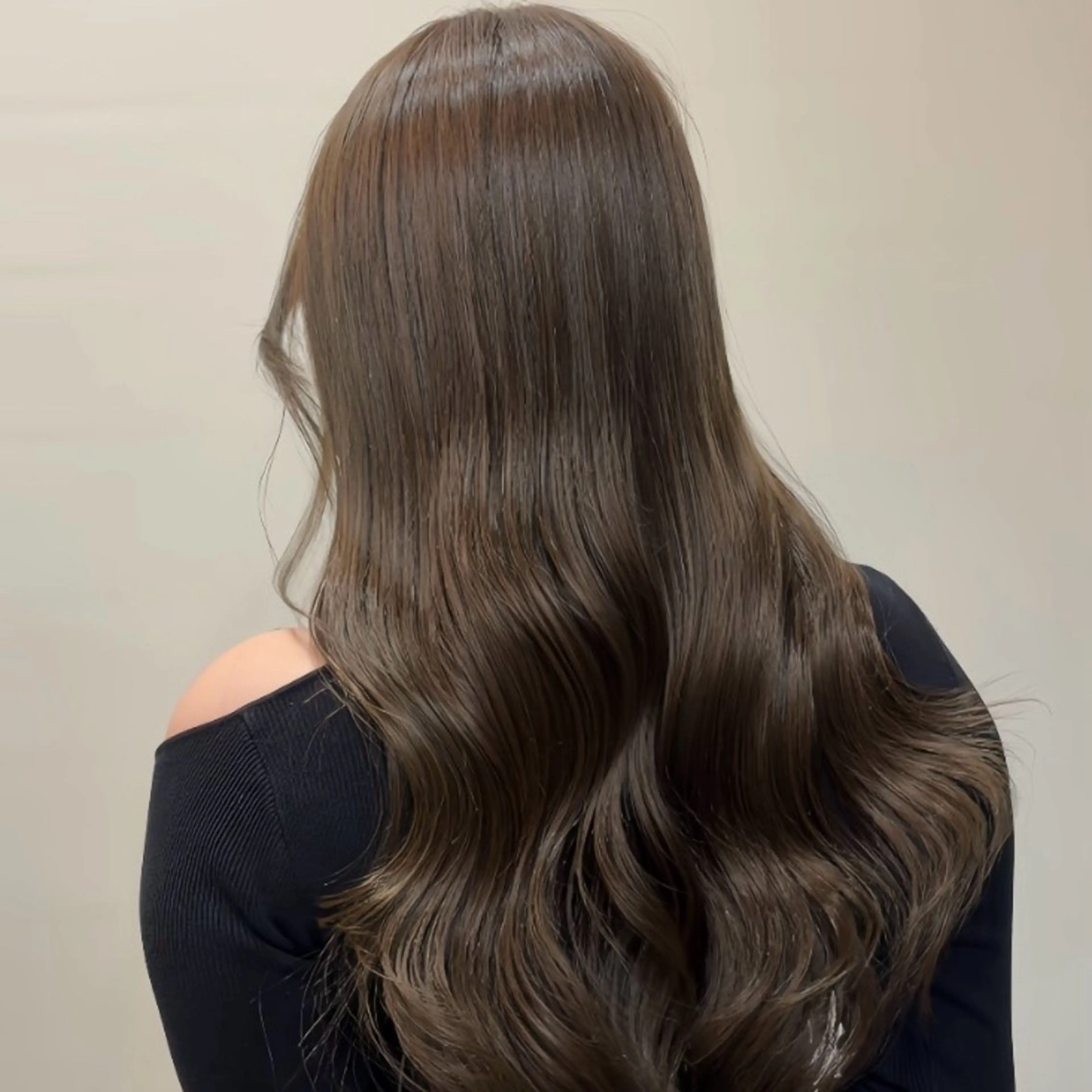 ロング カラー アッシュ アッシュグレー アッシュグレージュ ベージュカラー ブリーチ BIGOUDI  salon所属・ブリーチなし/ ベージュ/あゆむのヘアスタイル