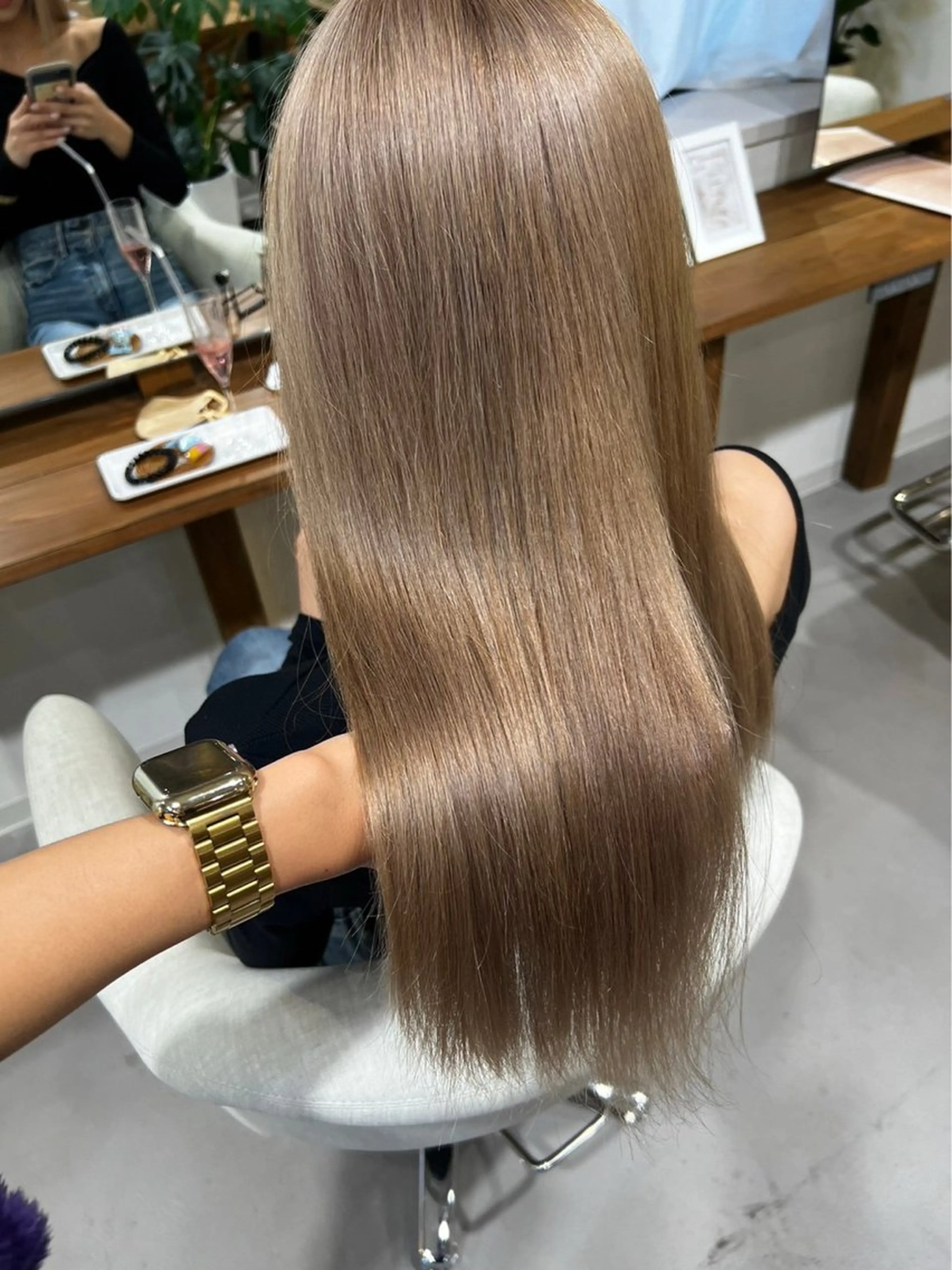 ロング ヘアカラー トリートメント 中岡 心音のヘアスタイル