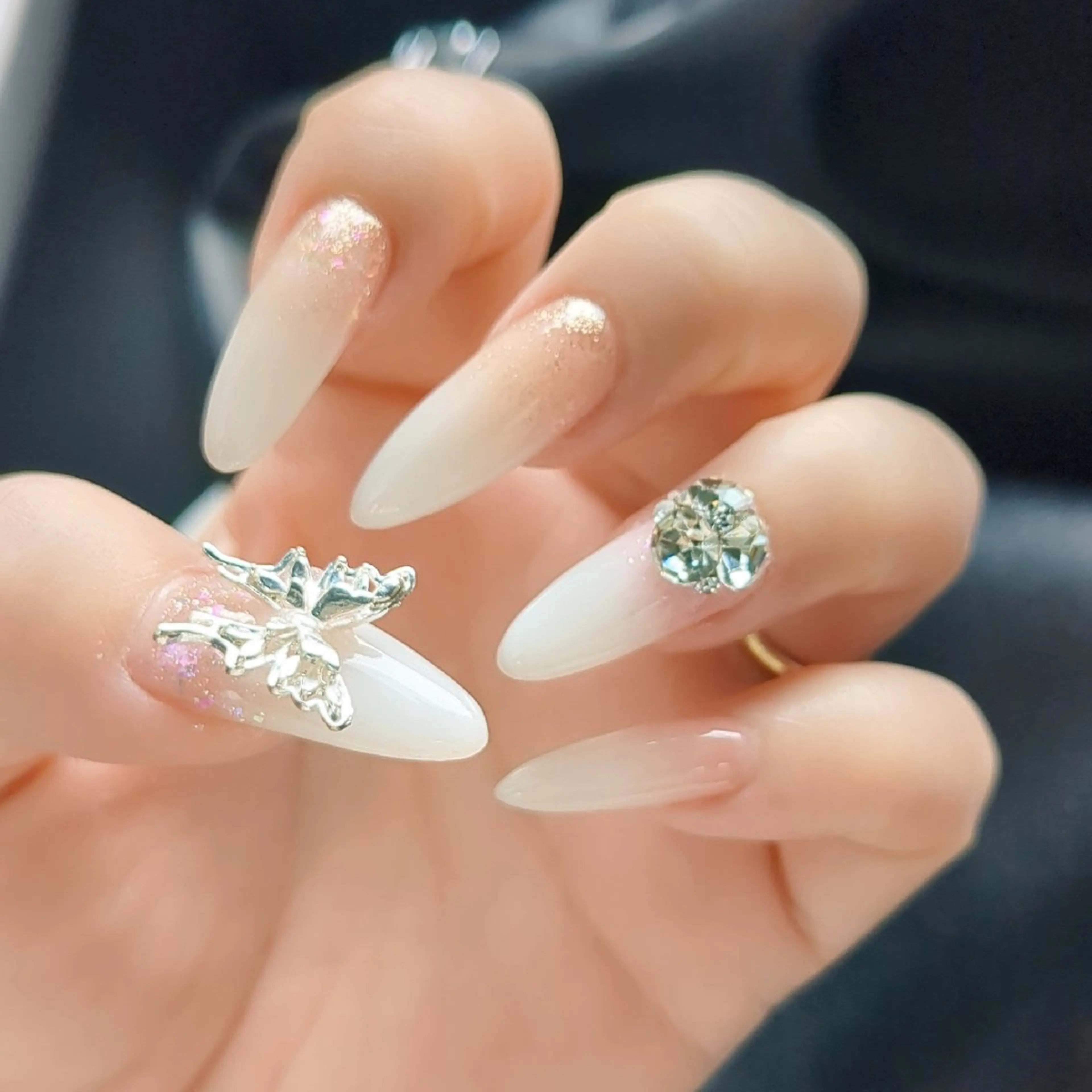 ネイル ハンドネイル E·U·B ネイル所属・横浜市中区曙町 E·U·Bネイルのネイルデザイン