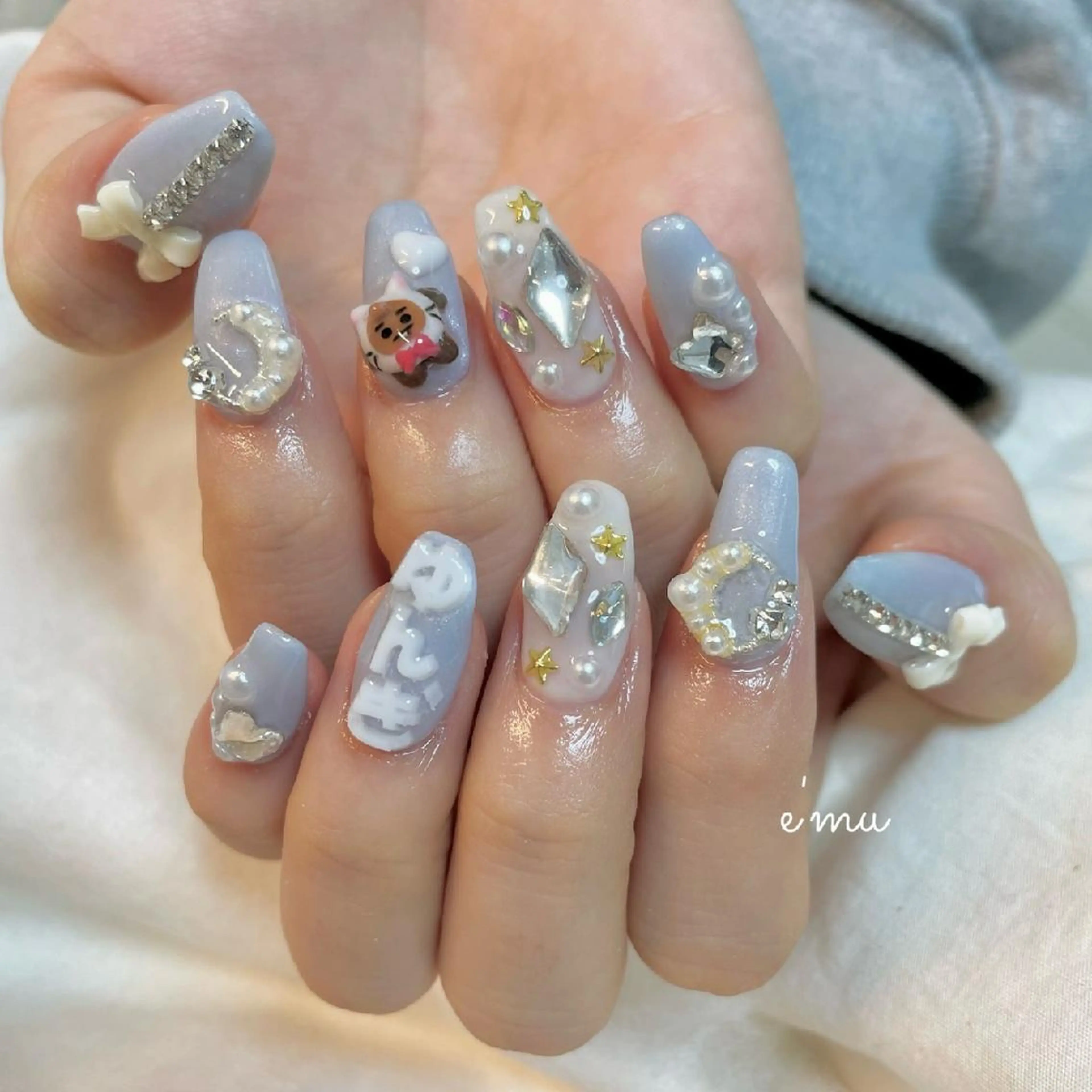 ネイル キラキラネイル 持ち込み nail salon e'mu💐のネイルデザイン