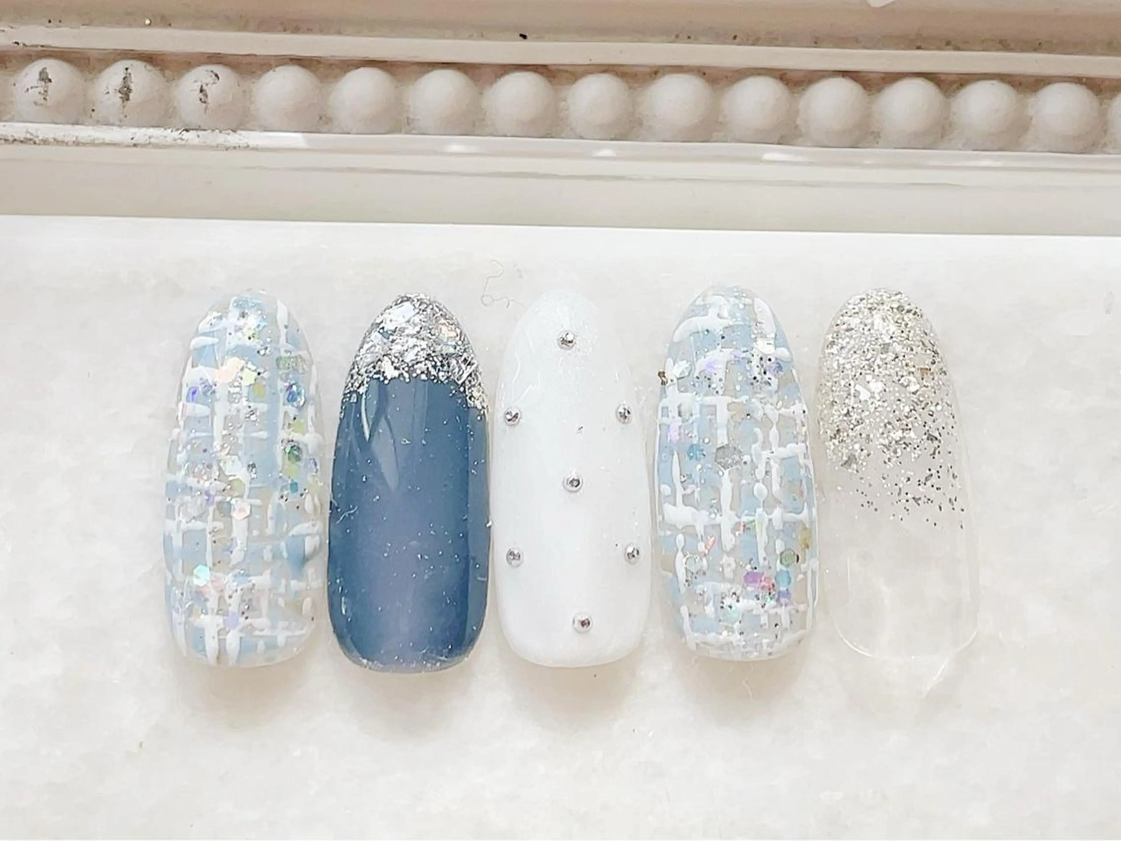 ネイル ブルー ジェルネイル キラキラネイル パラジェル ツイードネイル ハンドネイル Satomi  のネイルデザイン