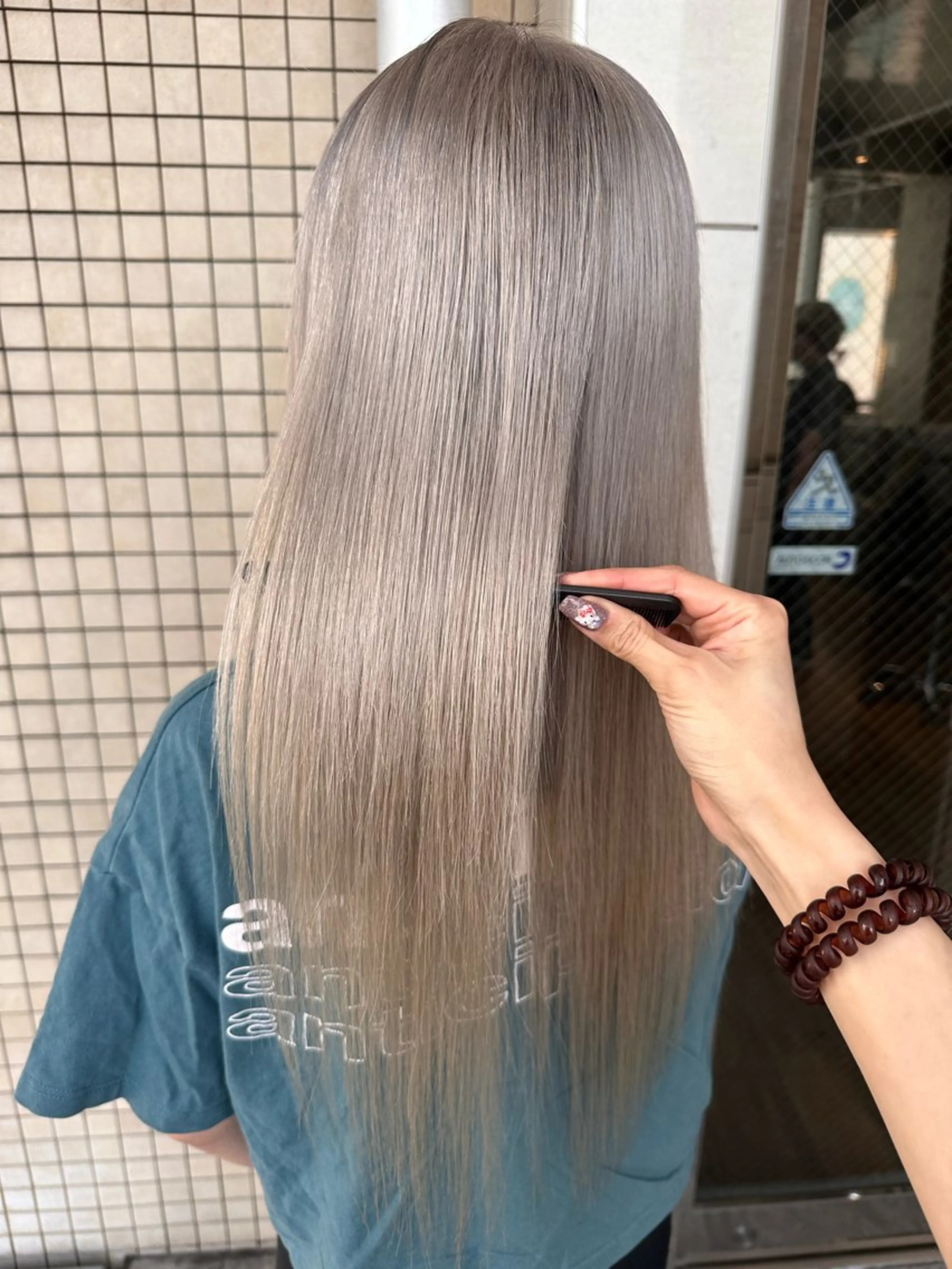 ロング カラー ベージュカラー ホワイトベージュ ヘアカラー トリートメント 🧸プルエクステ❤︎ ネイルKAO🧸のヘアスタイル