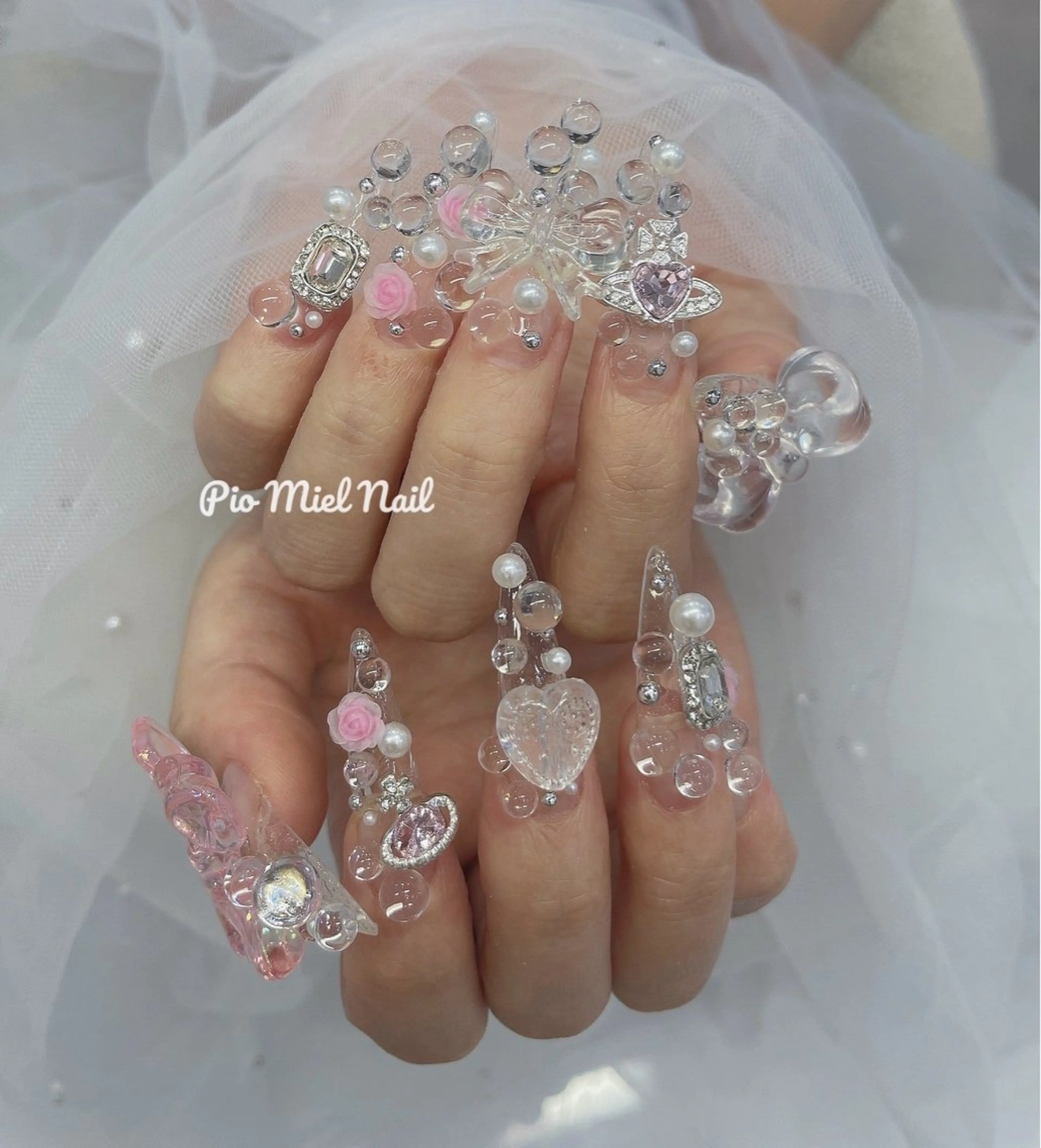 セミロング 韓国風ヘア ハンドネイル momo 長さだしのネイルデザイン