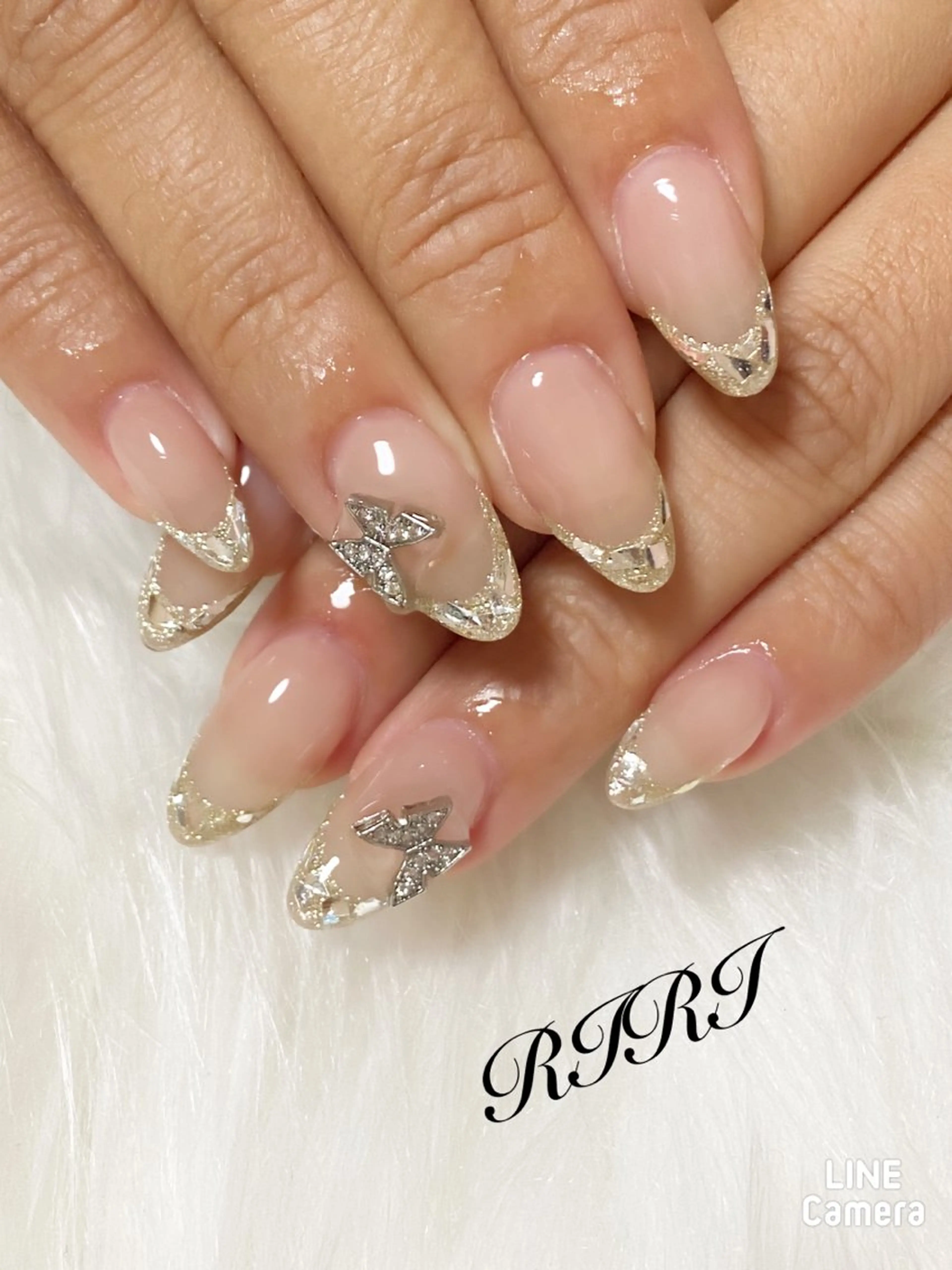 ネイル フレンチネイル ジェルネイル ガラスフレンチ キラキラネイル 韓国ネイル ハンドネイル riri オーナーのネイルデザイン