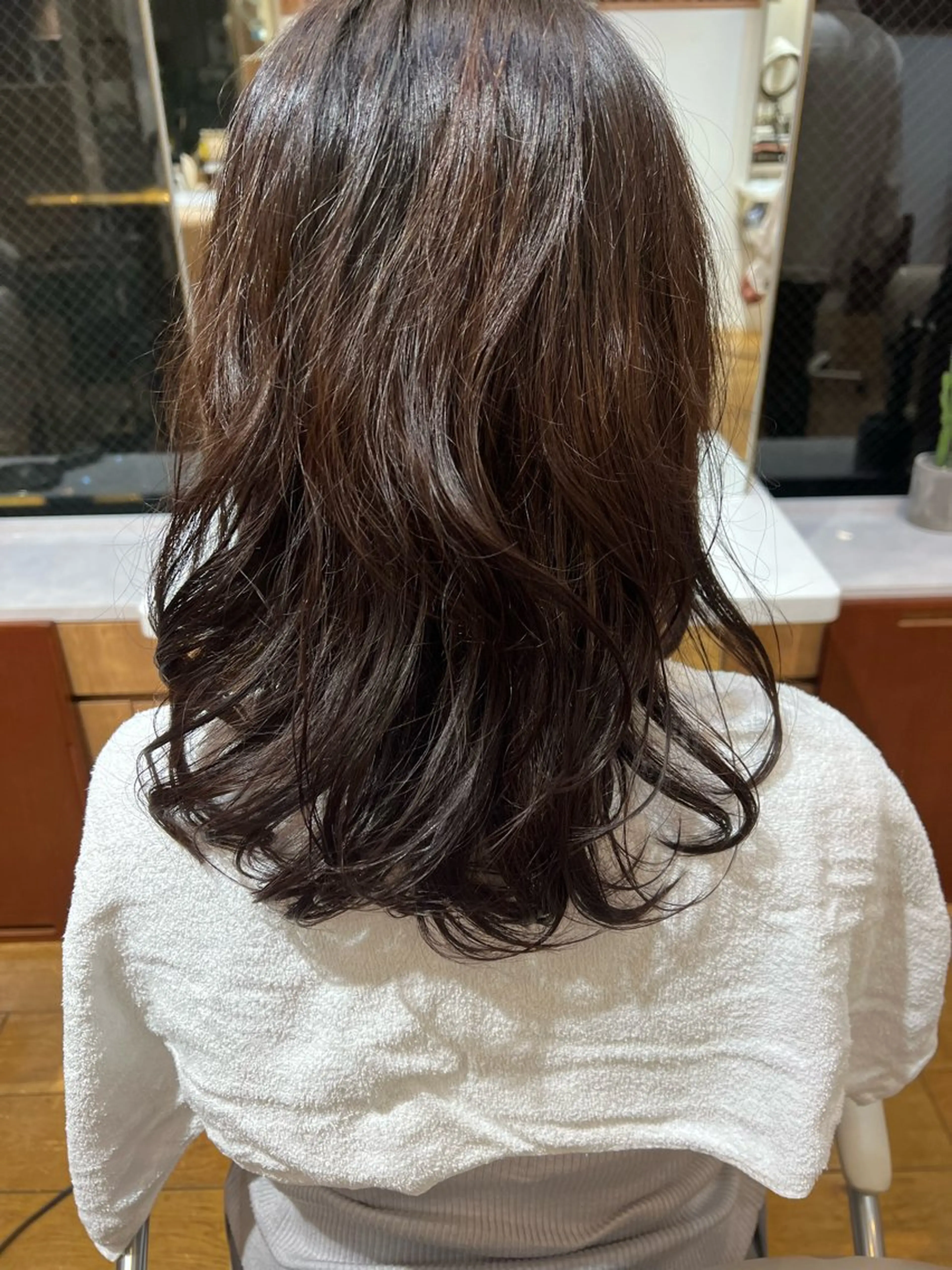 ミディアム 村中 逸紀のヘアスタイル