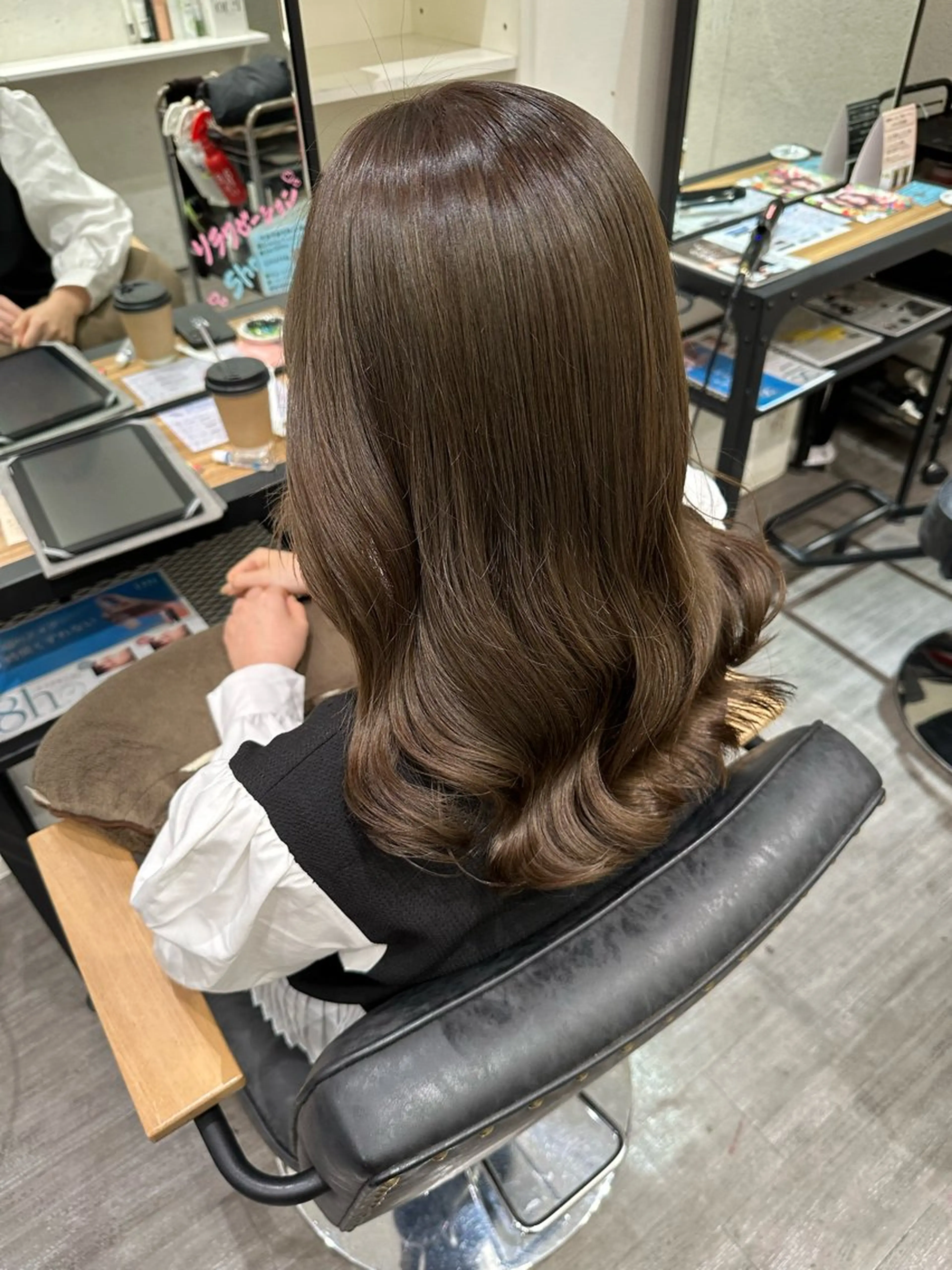 ミディアム カラー アッシュ アッシュグレー アッシュグレージュ グレージュ ヘアカラー トリートメント 艶髪レイヤー上田 紗也🇰🇷💗のヘアスタイル