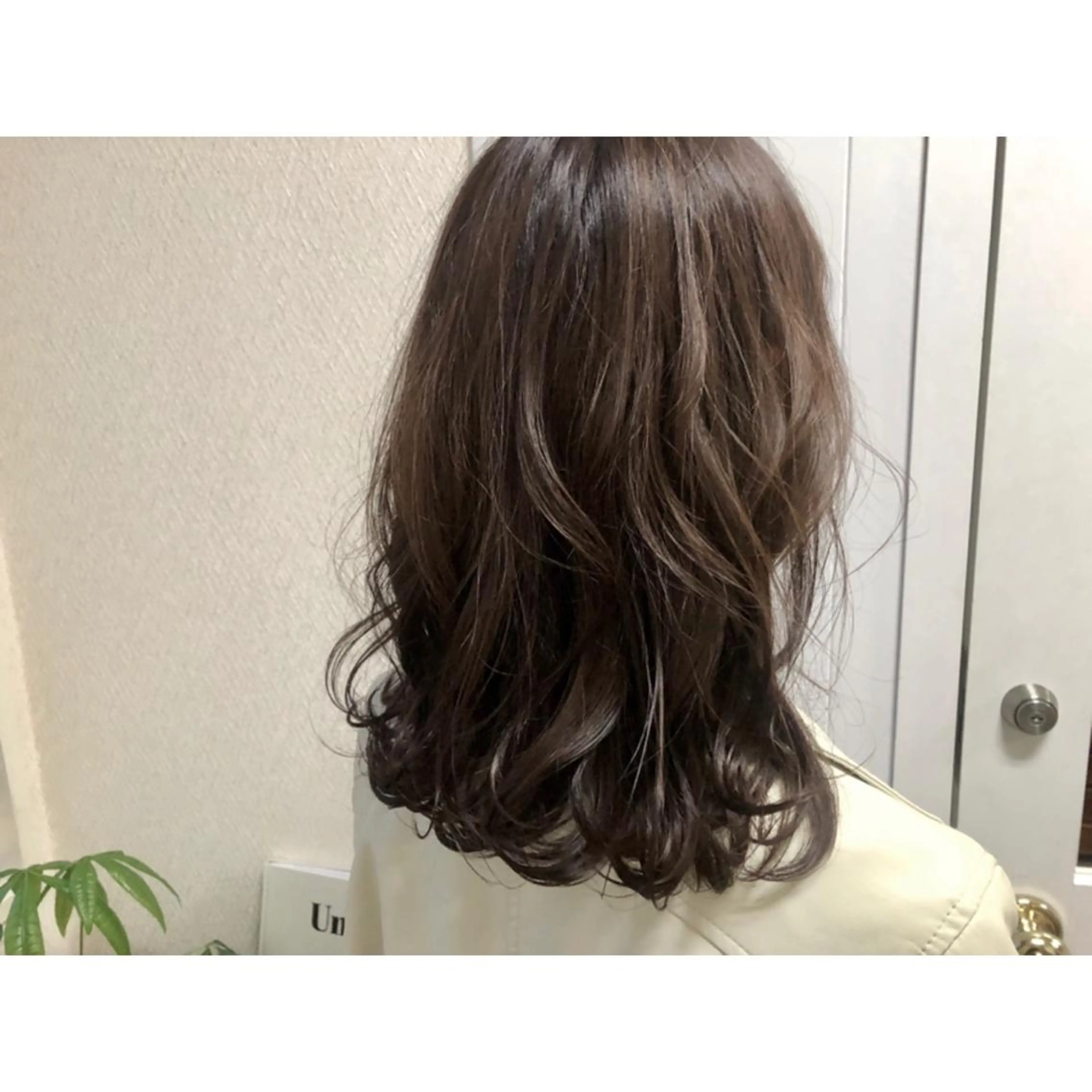 セミロング カラー アッシュ ベージュカラー ブリーチ ハイトーンカラー 江上拓郎/ショート /酸性ストレートのヘアスタイル