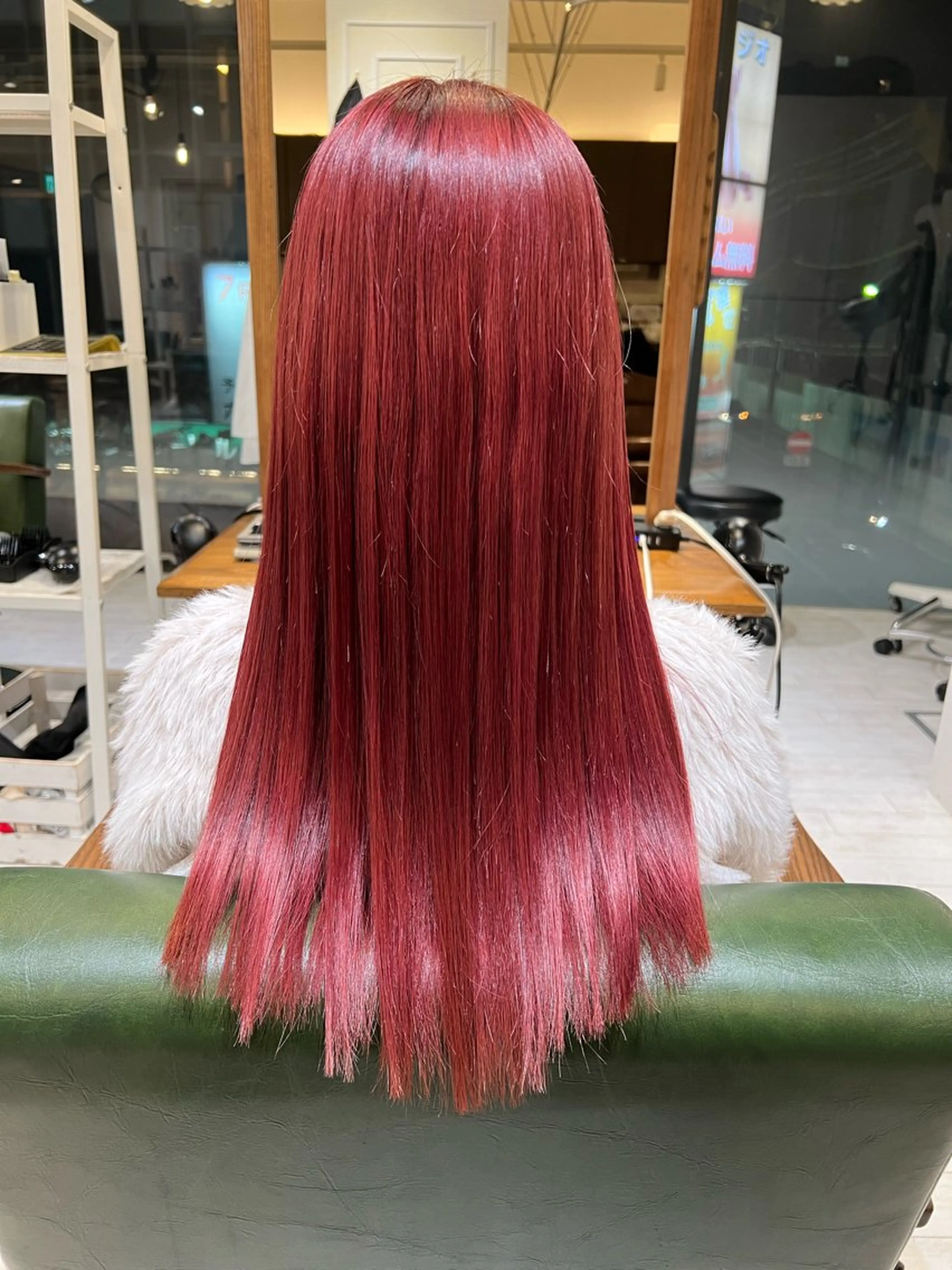 カラー ブリーチ ピンクカラー レッドカラー カット ヘアカラー つぼい Floraのヘアスタイル