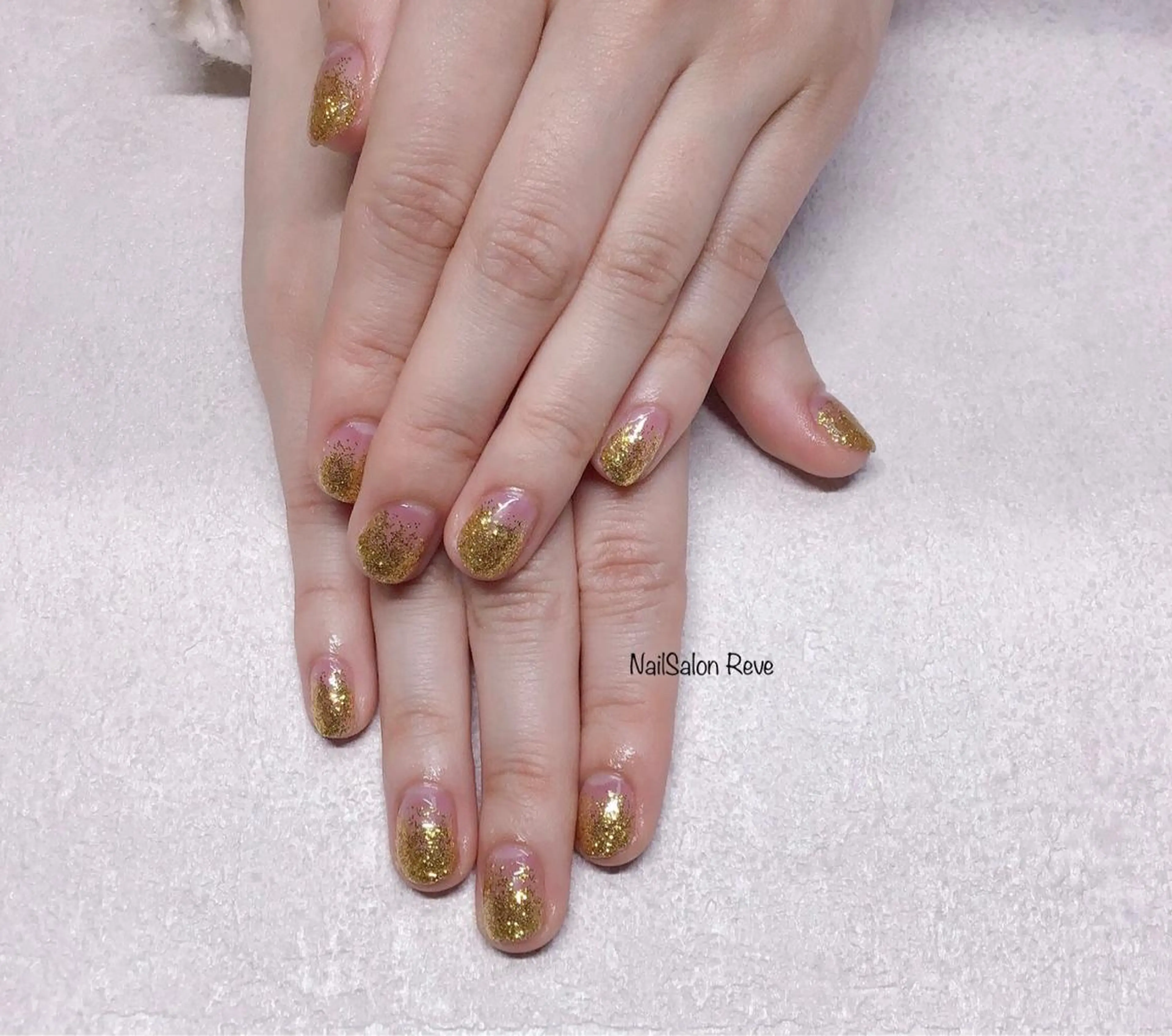 ネイル ゴールド グラデーション ラメ(グリッター) ラメグラデーション ハンドネイル NailSalon   Reve（ネイルサロン レーヴ）所属・NailSalon Reveのネイルデザイン