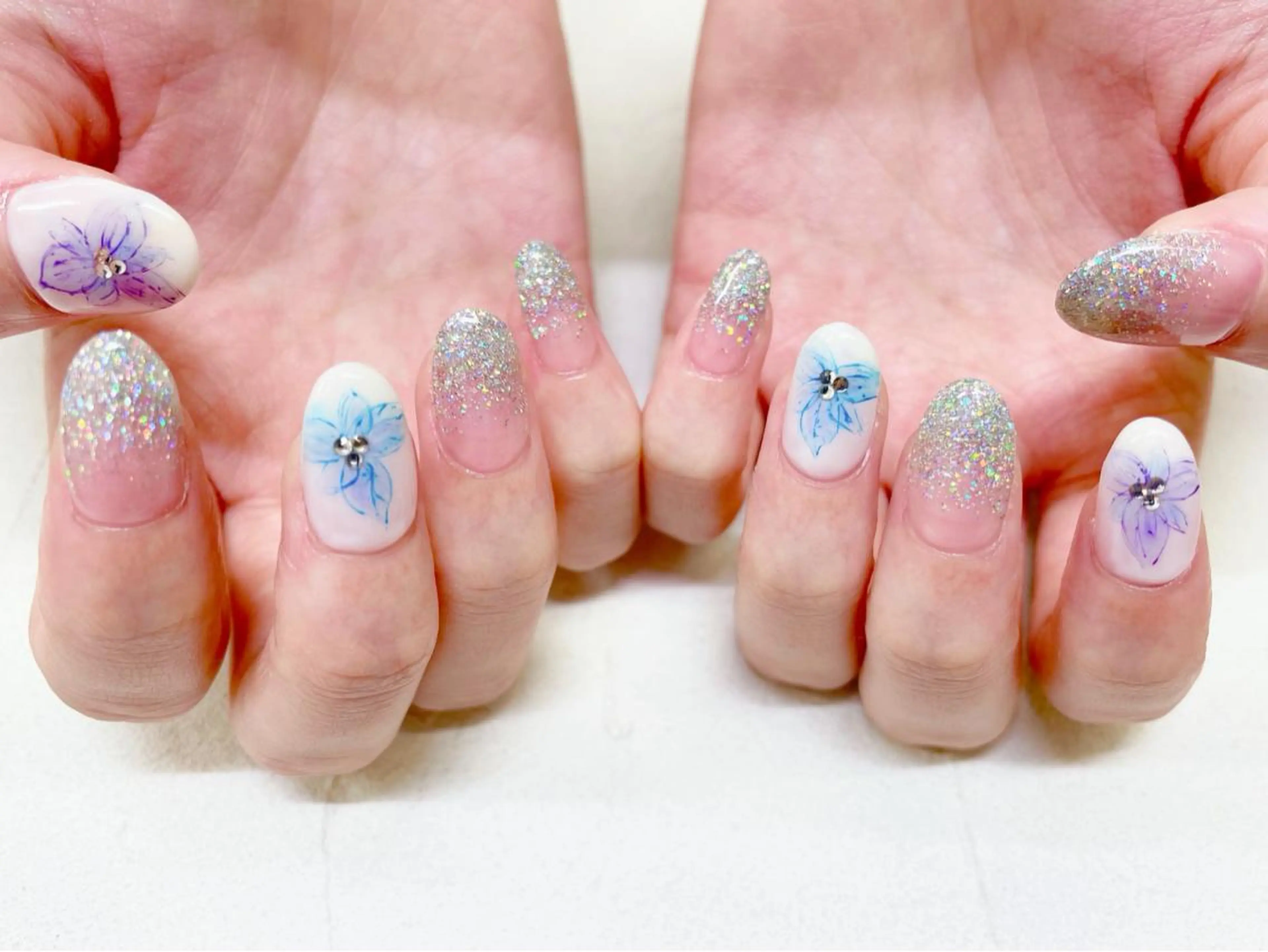 ミディアム ハンドネイル ビアンカ金町店 中島　せり菜のネイルデザイン