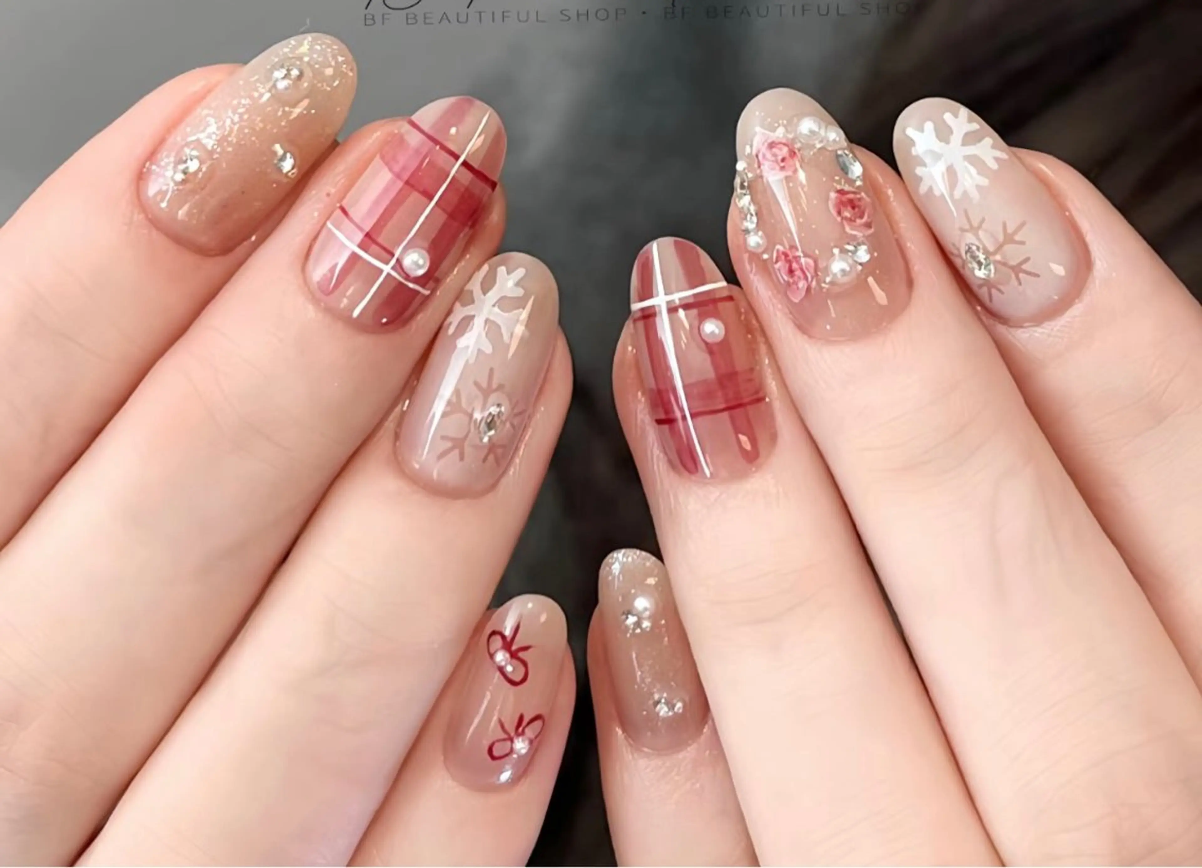 ネイル ハンドネイル NiNa ビューティーサロン所属・Ni Naのネイルデザイン