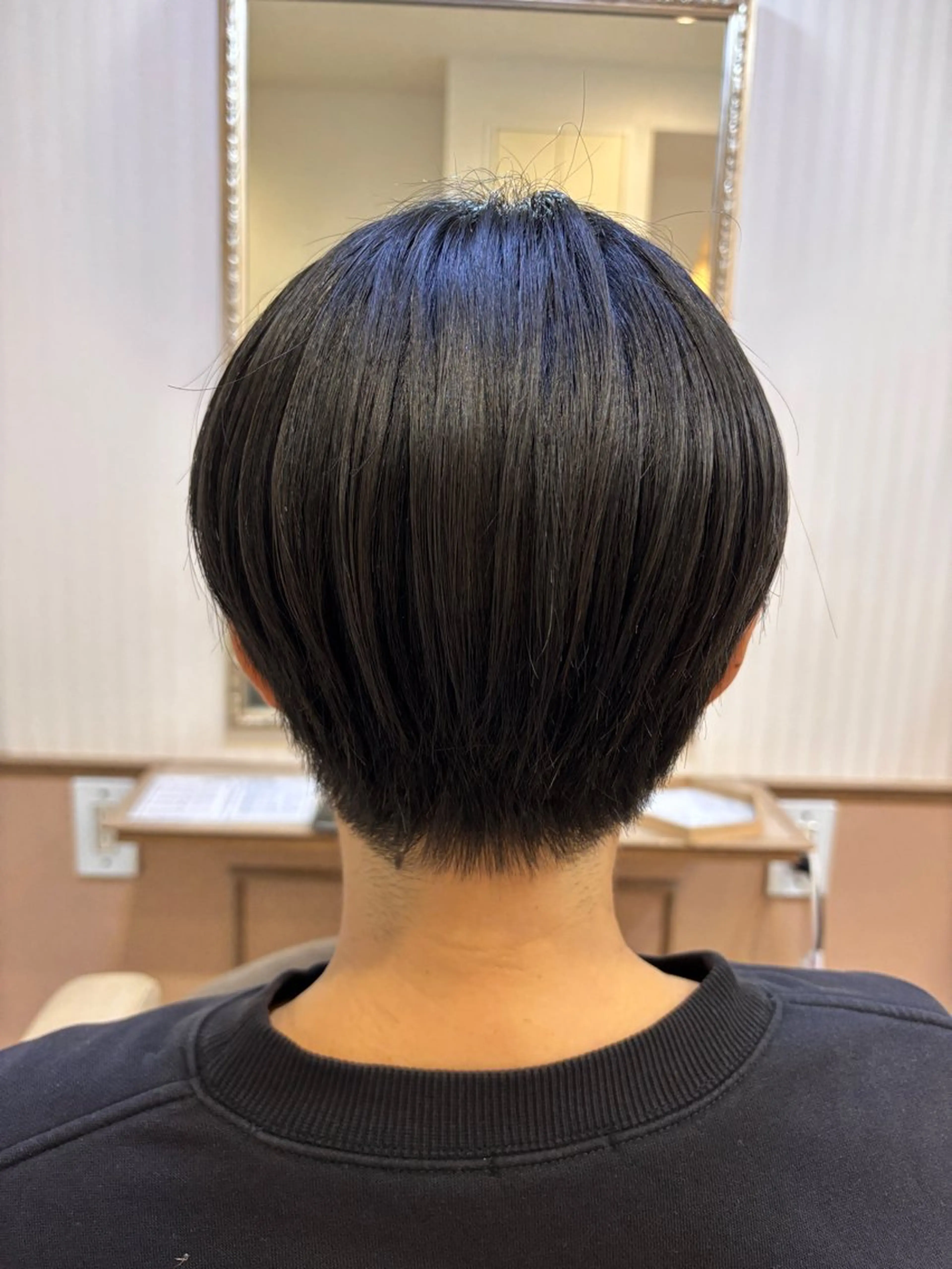 ショート シンセティックヘアデザイン所属・吉井 愛のヘアスタイル