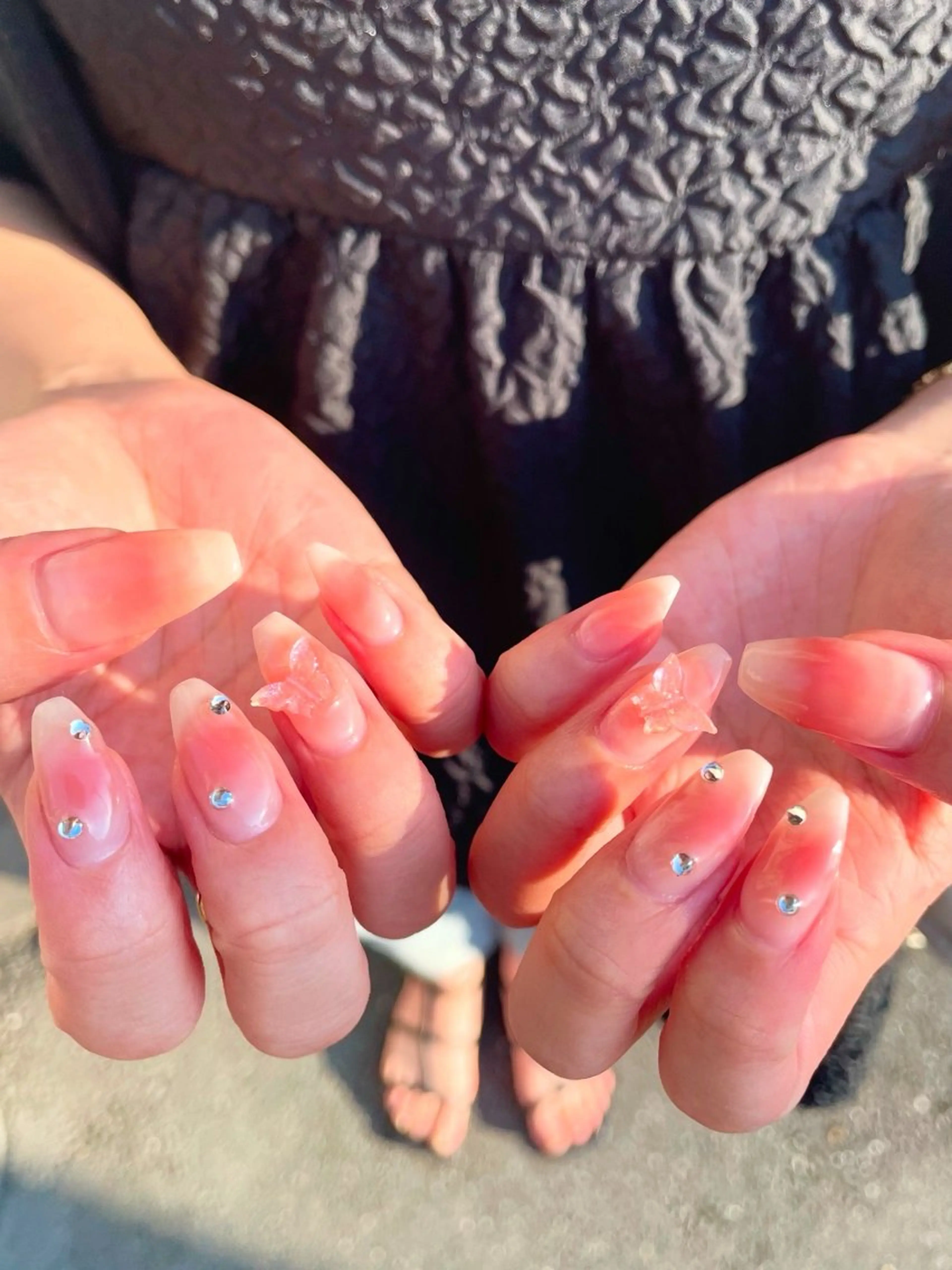 ネイル チークネイル ガーリー 氷ネイル・うるうるネイル ピンク ワンホンネイル ハンドネイル ハンドケア 🎀NAIL🎀 AI🪄︎︎◝✩のネイルデザイン