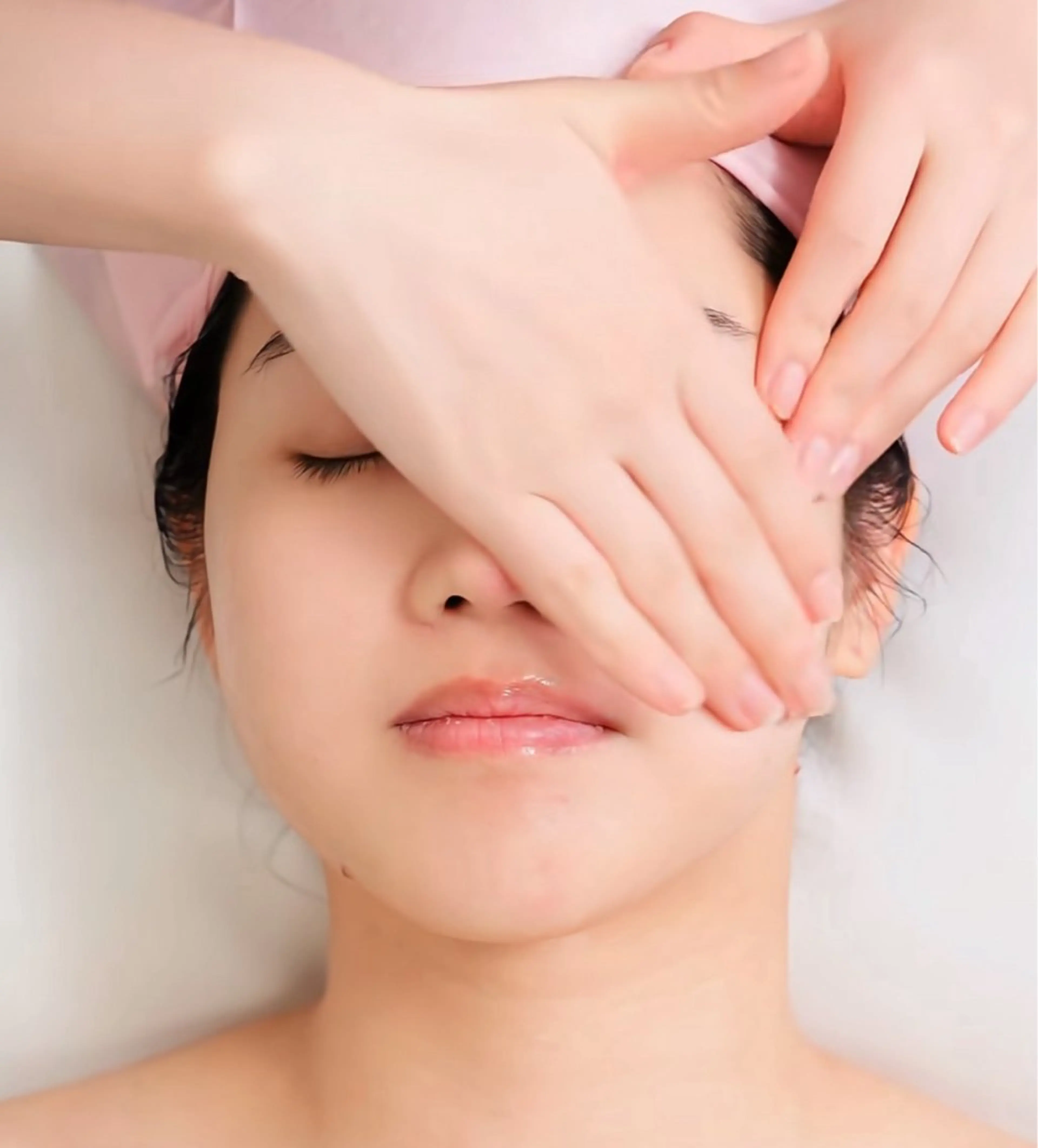 大人気［FACE]小顔コース✨浮くみとたるみ改善✨ハントマッサージ+キャピ+保湿ケア✨60分¥ 3980の写真