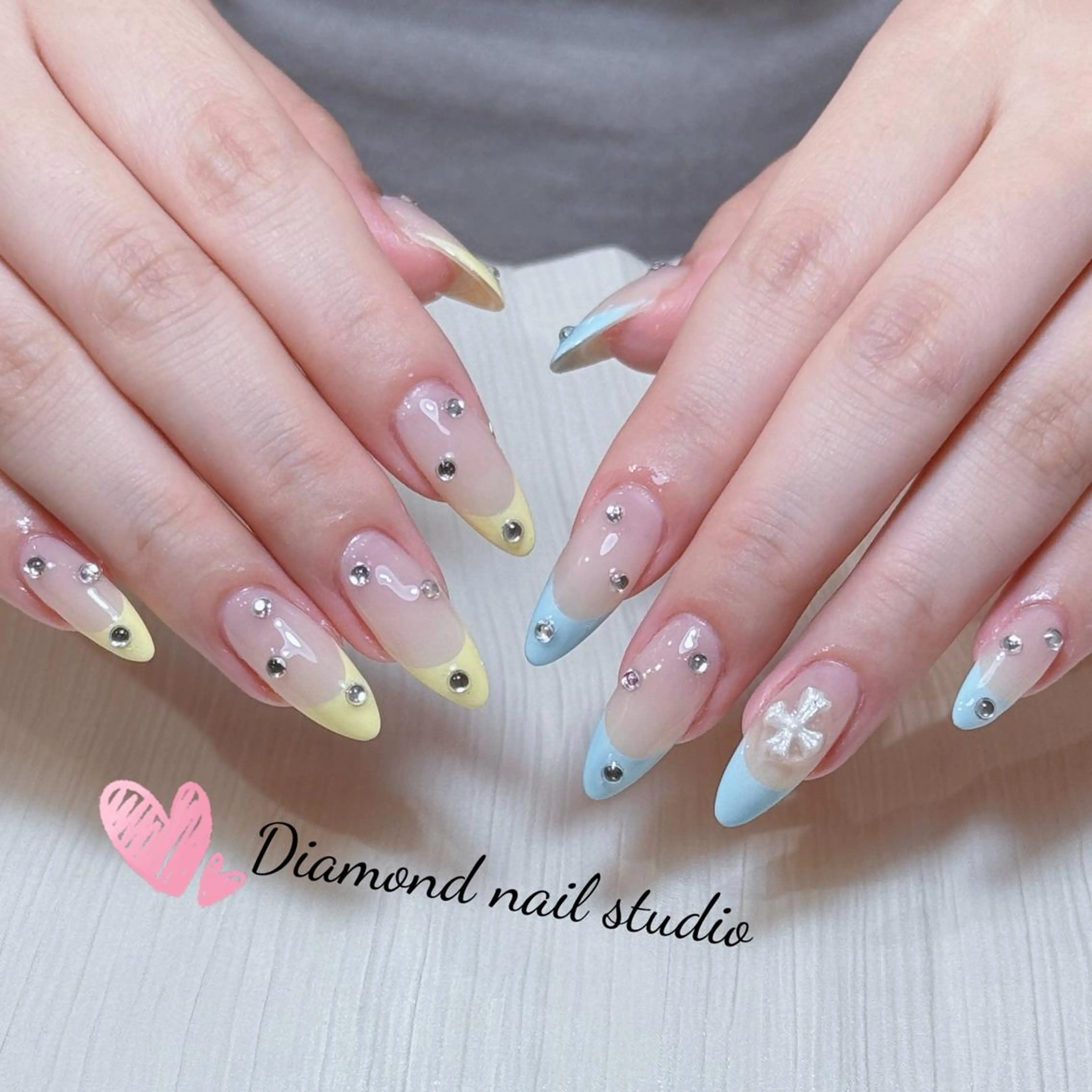 ネイル アートネイル オーロラネイル ガーリー キラキラネイル マグネットネイル ハンドネイル ハンドケア Diamond AYU💜のネイルデザイン