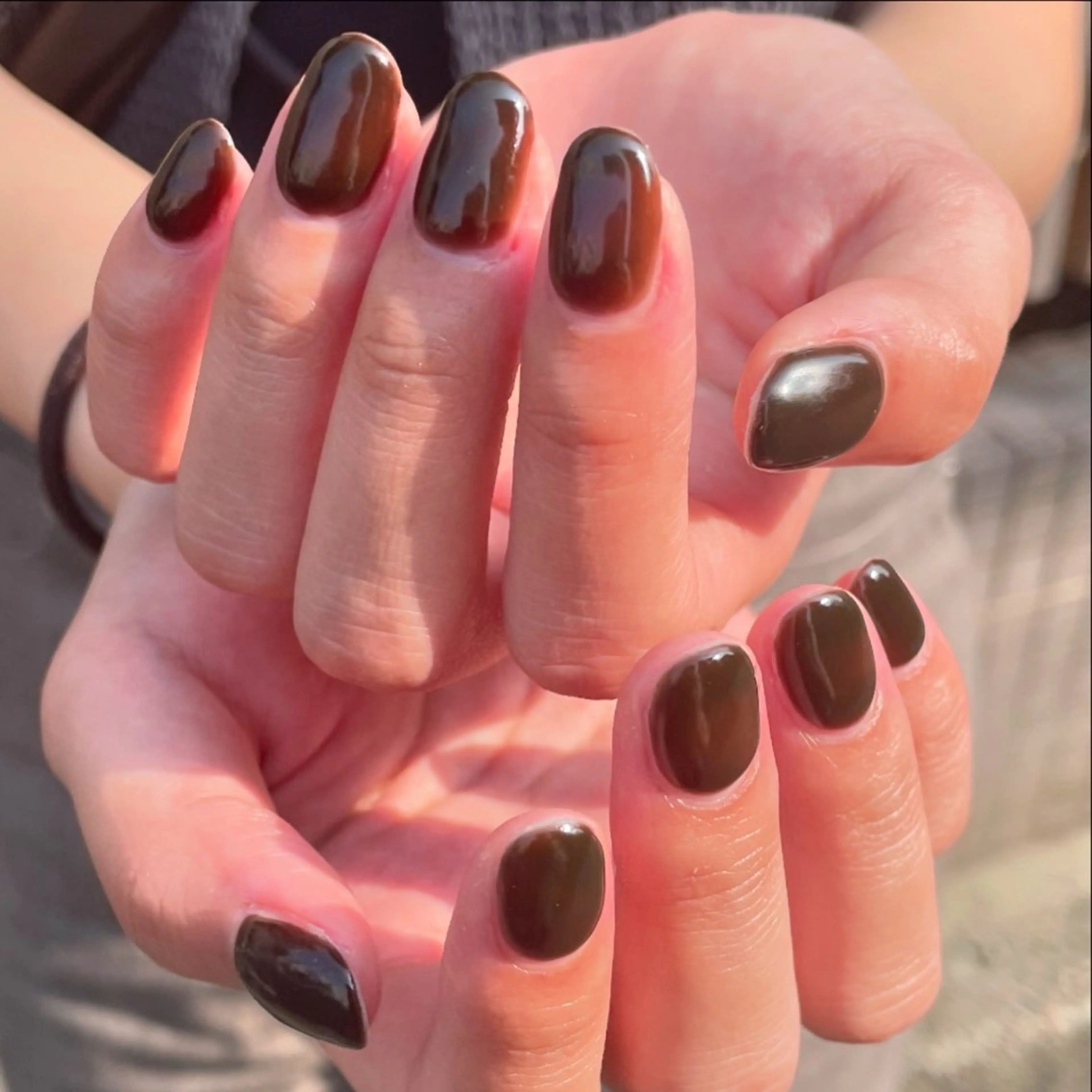 ネイル ブラウン オフィスネイル ワンカラーネイル シンプルネイル ハンドネイル ハンドケア 🎀NAIL🎀 AI🪄︎︎◝✩のネイルデザイン