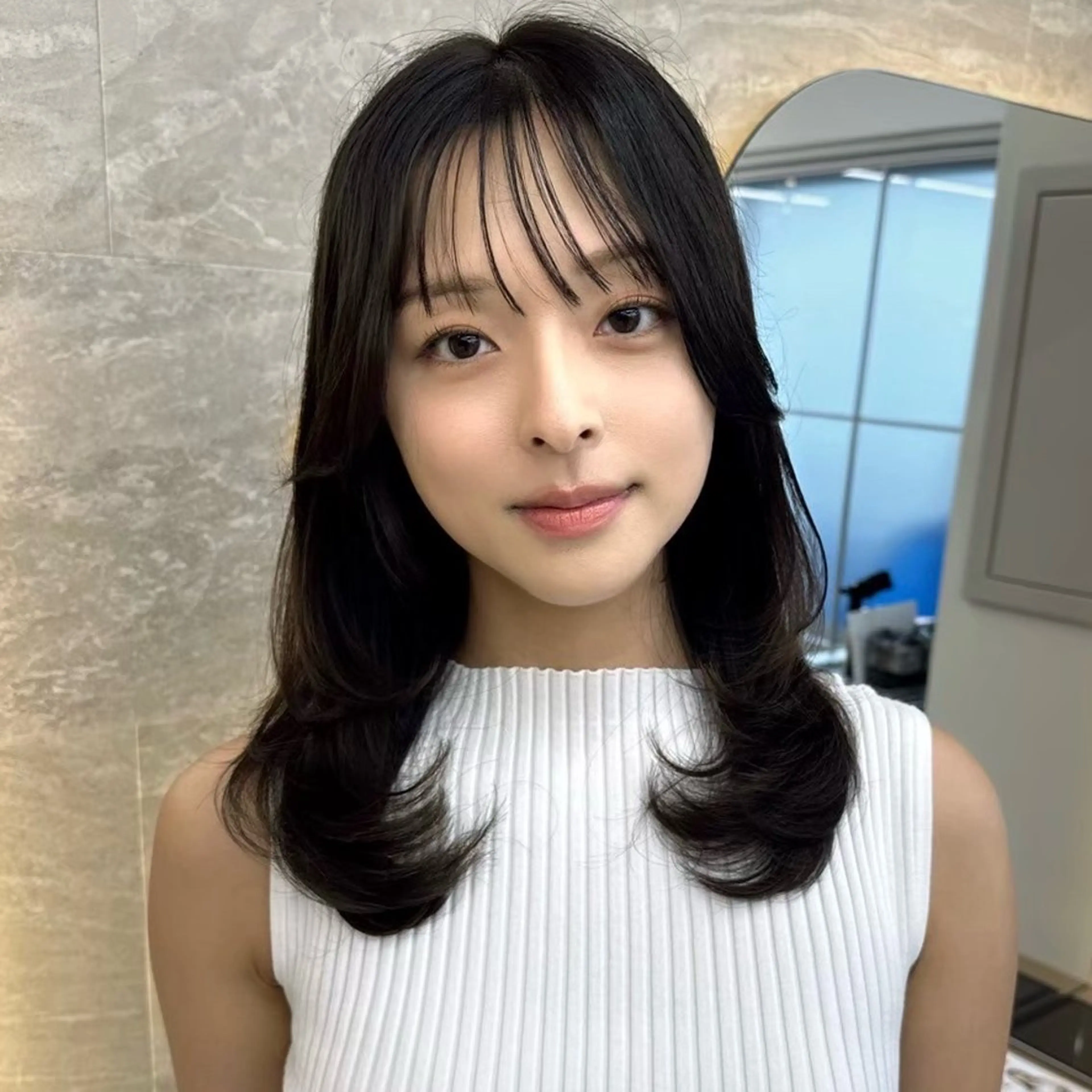 ミディアム カラー ヘアアレンジ カット ヘアカラー トリートメント ボブ｜韓国｜美髪矯正 ｜amika🌙のヘアスタイル