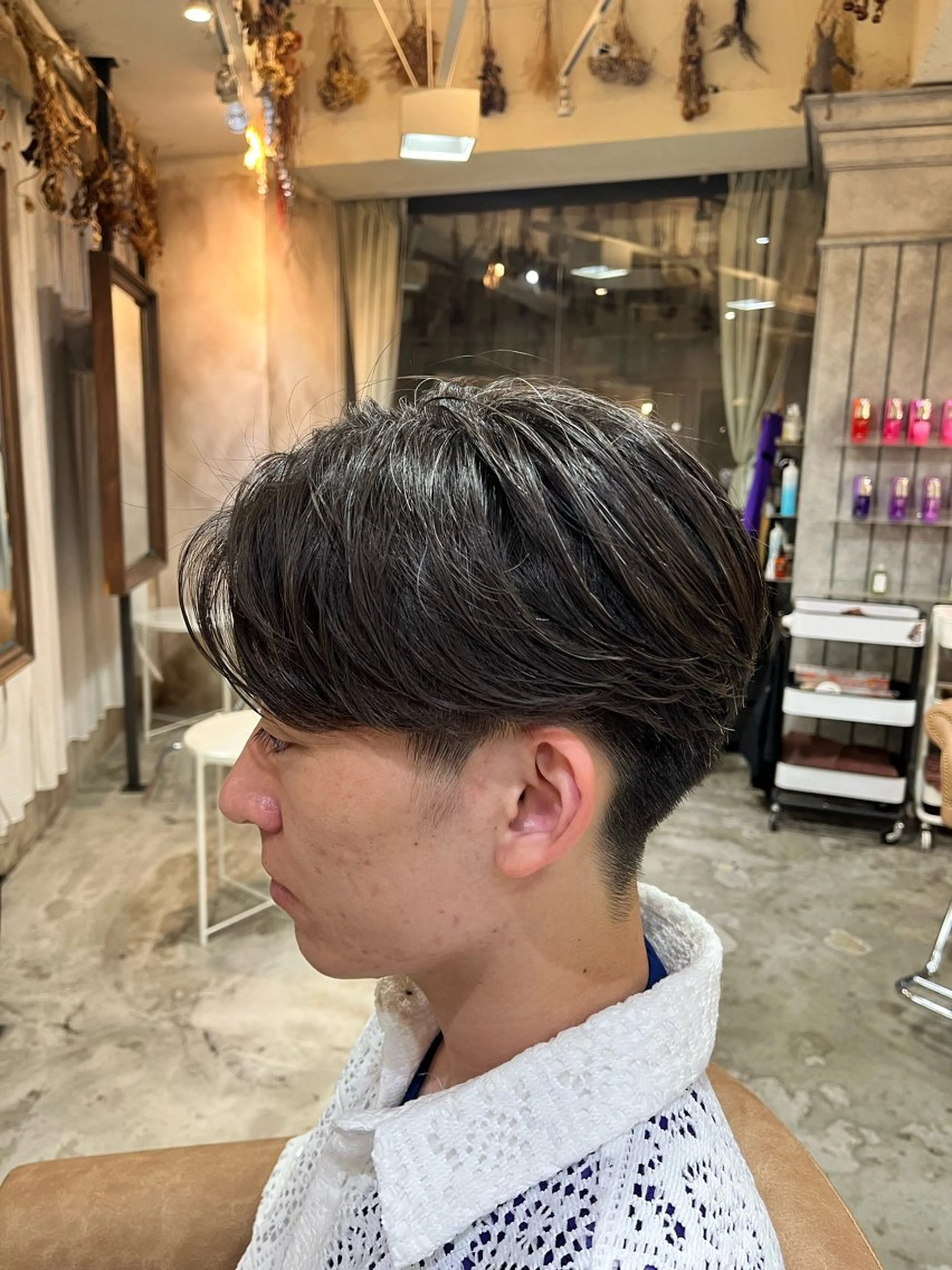 ミディアム 秋葉 玲唯のヘアスタイル