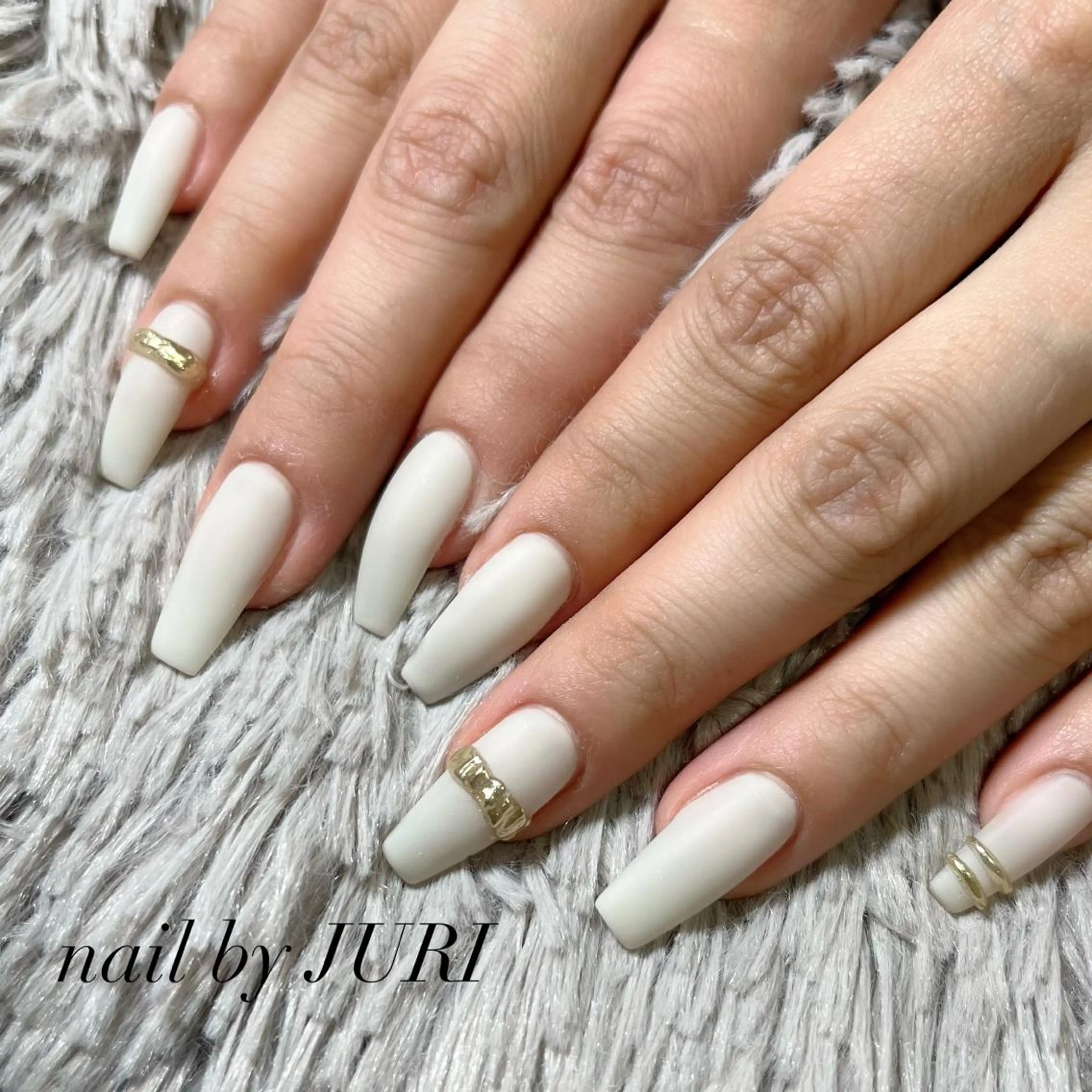 ネイル フットネイル フレンチネイル ジェルネイル ラメ(グリッター) ラメグラデーション NEO Beauty Salon所属・𝐍𝐄𝐎 𝐉𝐔𝐑𝐈のネイルデザイン