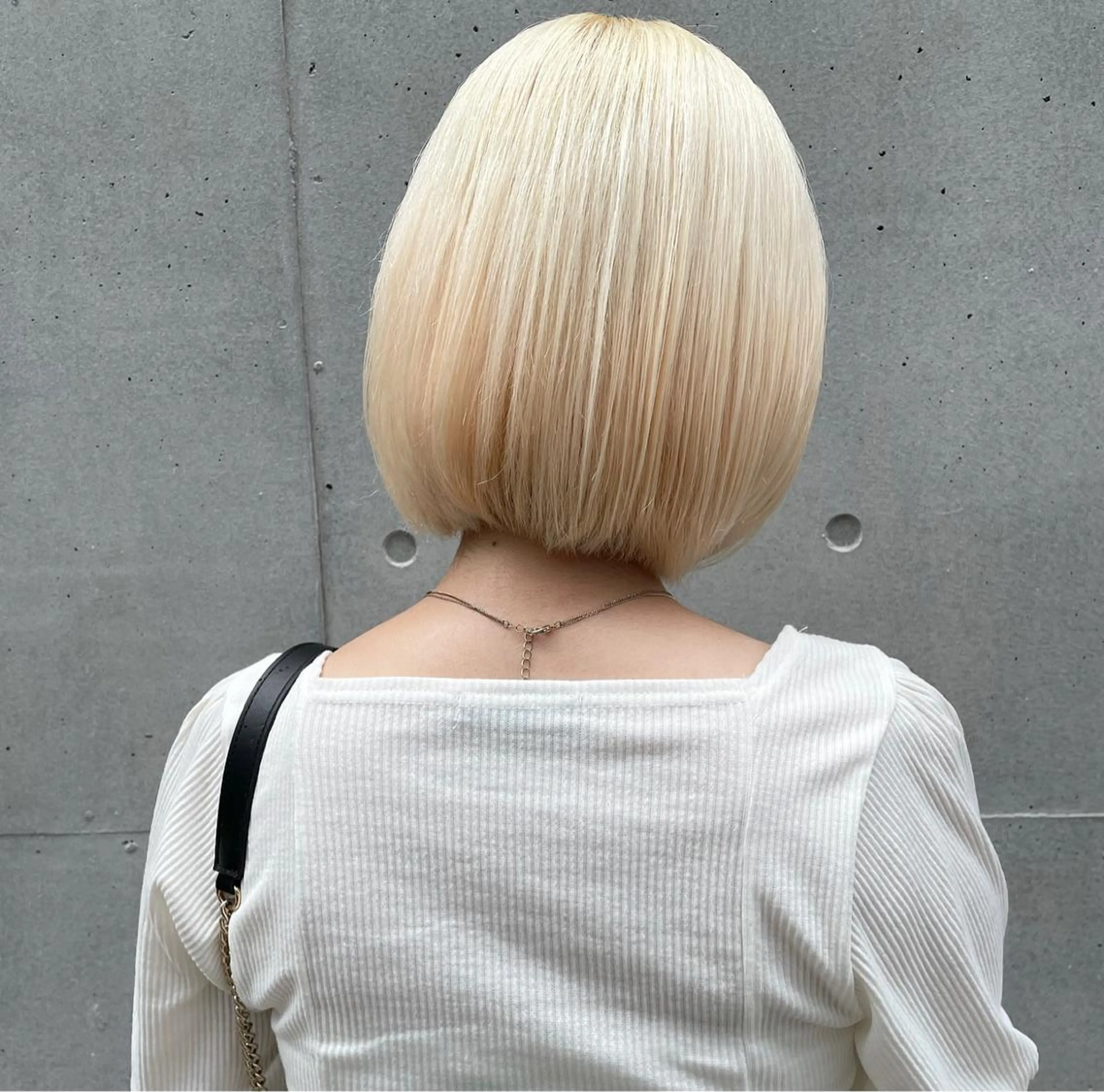 ミディアム 渋谷 留菜のヘアスタイル