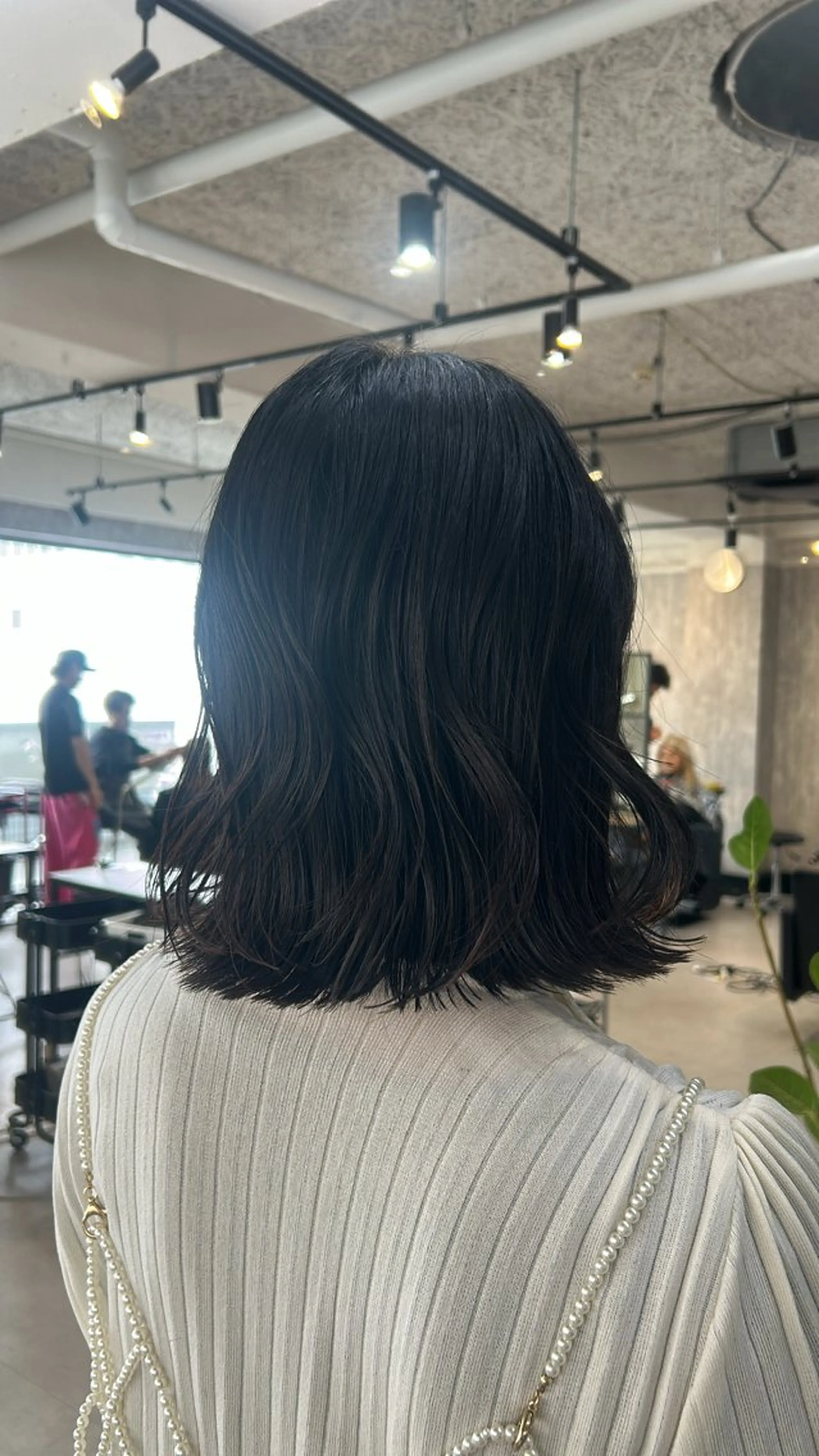 ミディアム ボブ 外ハネヘア TIDEHAIR SHOBUのヘアスタイル