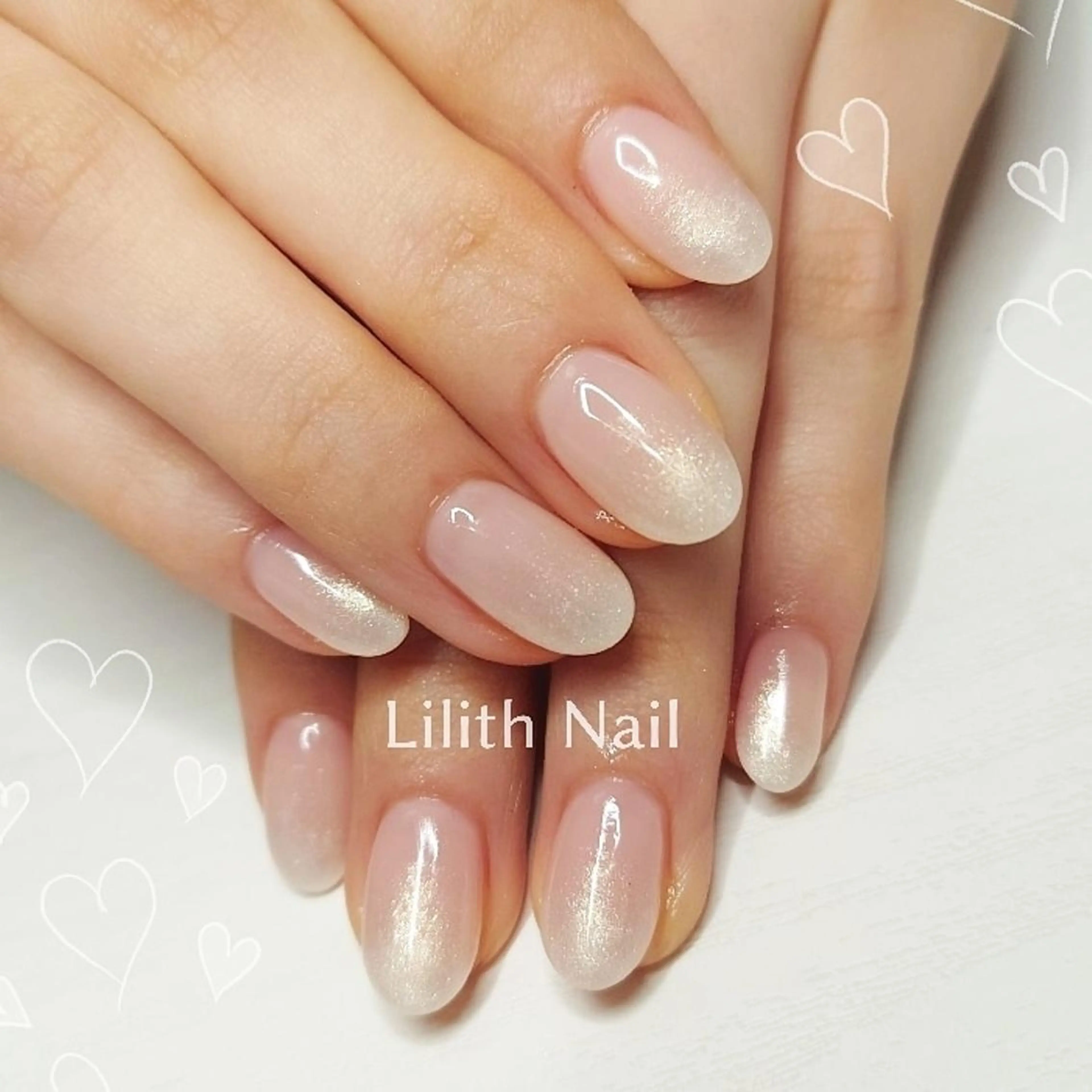 ネイル グラデーション ラメ(グリッター) ホワイト ハンドネイル Lilith Nailのネイルデザイン