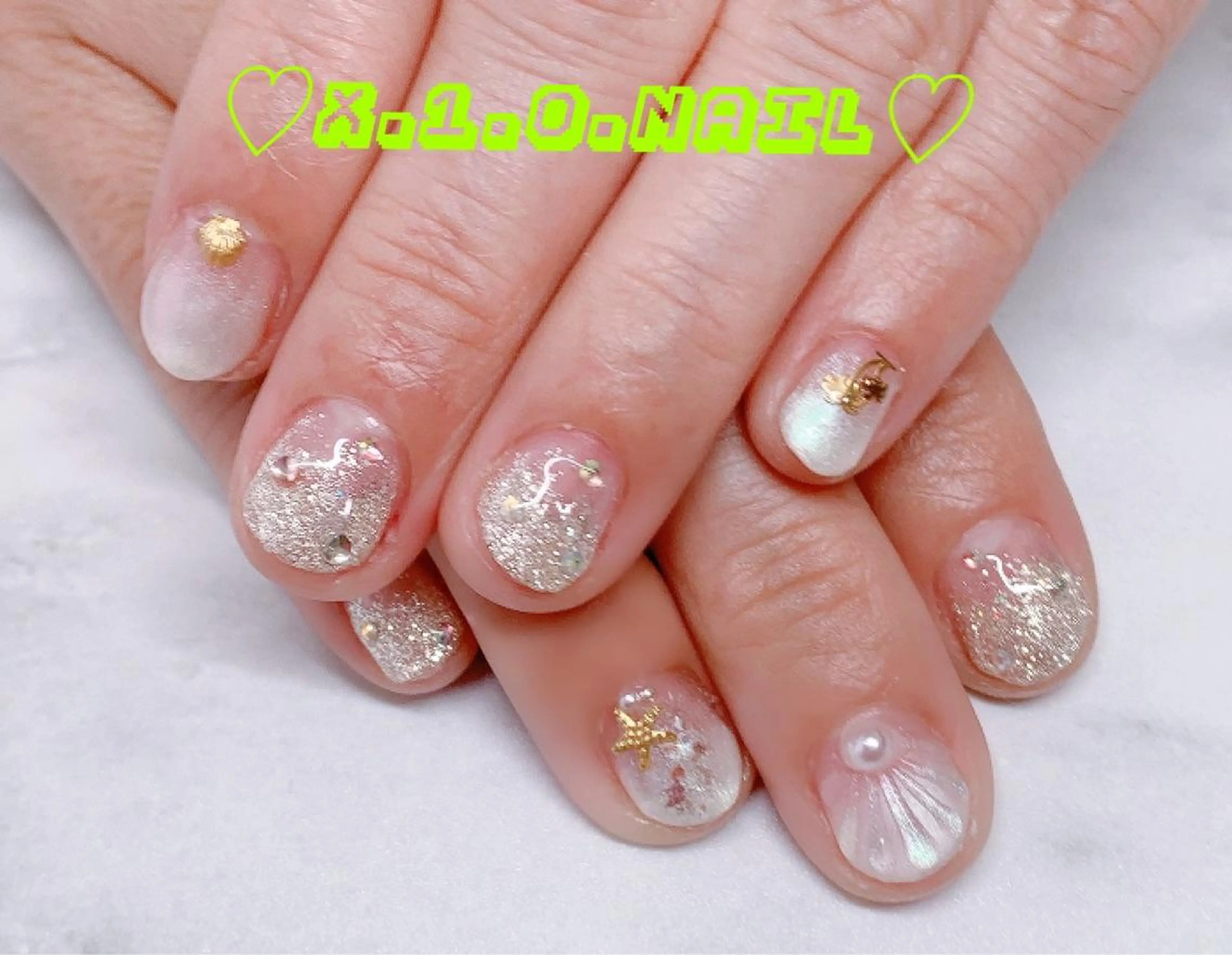 ネイル アニマル柄 アートネイル キラキラネイル ニュアンスネイル ショートネイル ハンドネイル x.1.0.nail ♡Cのネイルデザイン