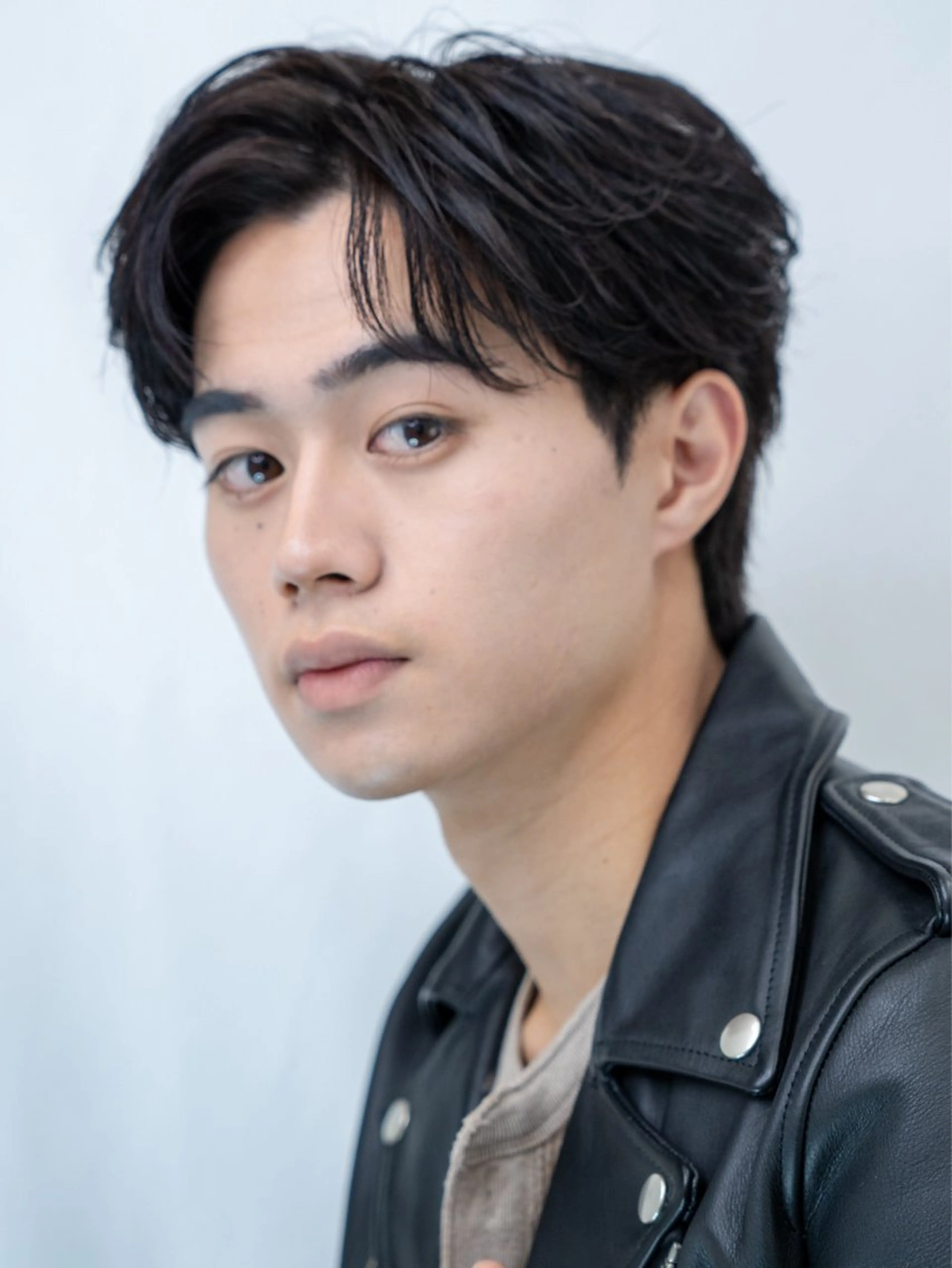 ミディアム メンズ ミディアムパーマ センターパート フェードカット マッシュ メンズパーマ 波巻きスパイラル 近藤剛 浦和のヘアスタイル